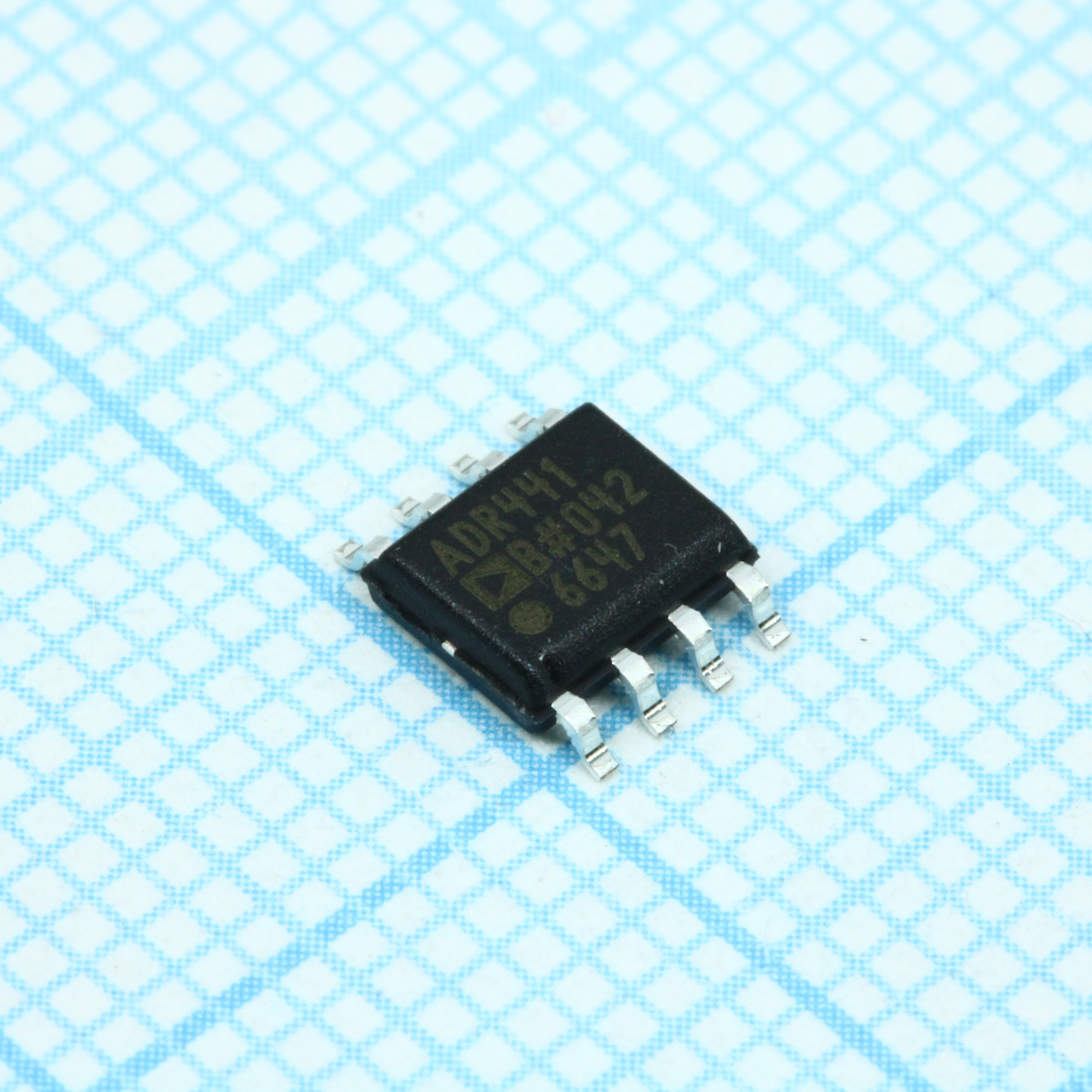 Фото ADR441BRZ Analog Devices, Inc. — ADR441BRZ — Источники опорного напряжения — Analog Devices, Inc.
