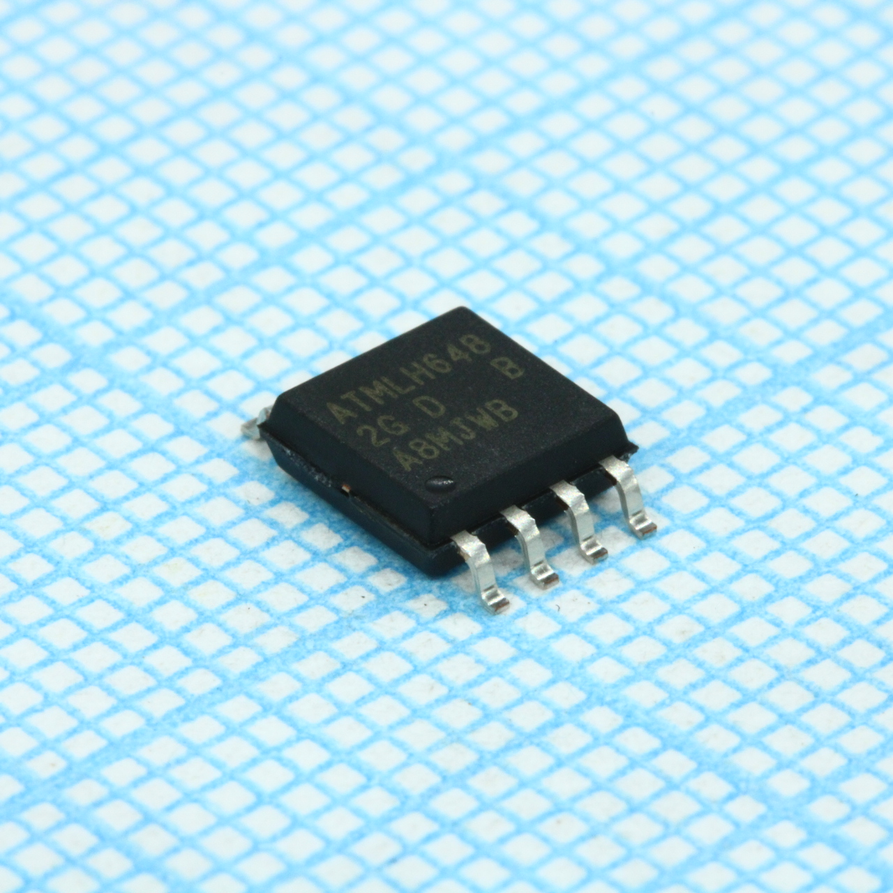 Фото 24CM01SI Microchip Technology Inc. — AT24CM01-SHD-T