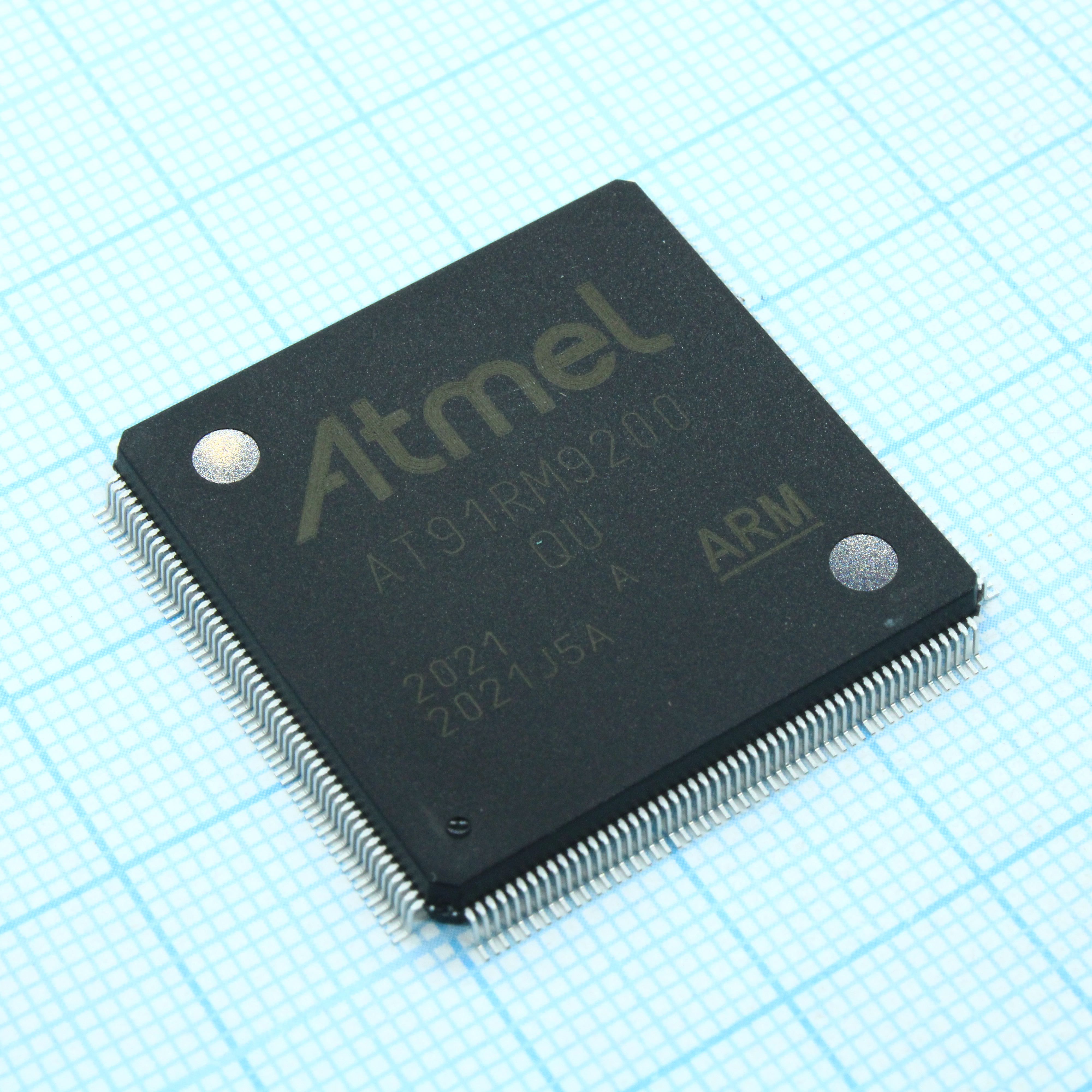 Фото AT91RM9200-QU-002 Microchip Technology Inc. — AT91RM9200-QU-002 — Микроконтроллеры Microchip/Atmel — Microchip Technology Inc.