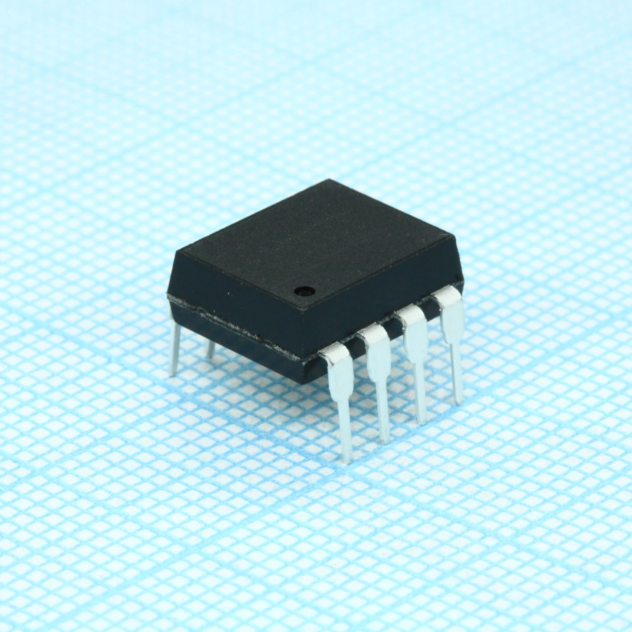 Фото HCNW2601-000E Broadcom — HCNW2601-000E — Оптопары с логическим выходом — Broadcom