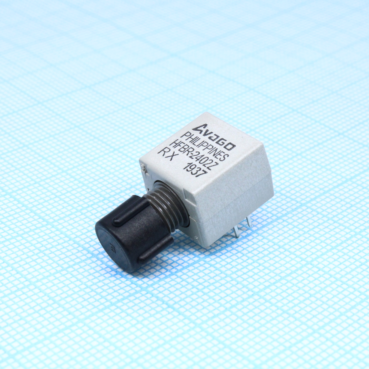 Фото HFBR-2402Z Broadcom — HFBR-2402Z — Оптоволоконные приемопередатчики — Broadcom