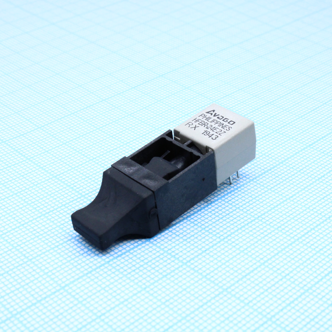 Фото HFBR-24E2Z Broadcom — HFBR-24E2Z — Оптоволоконные приемопередатчики — Broadcom