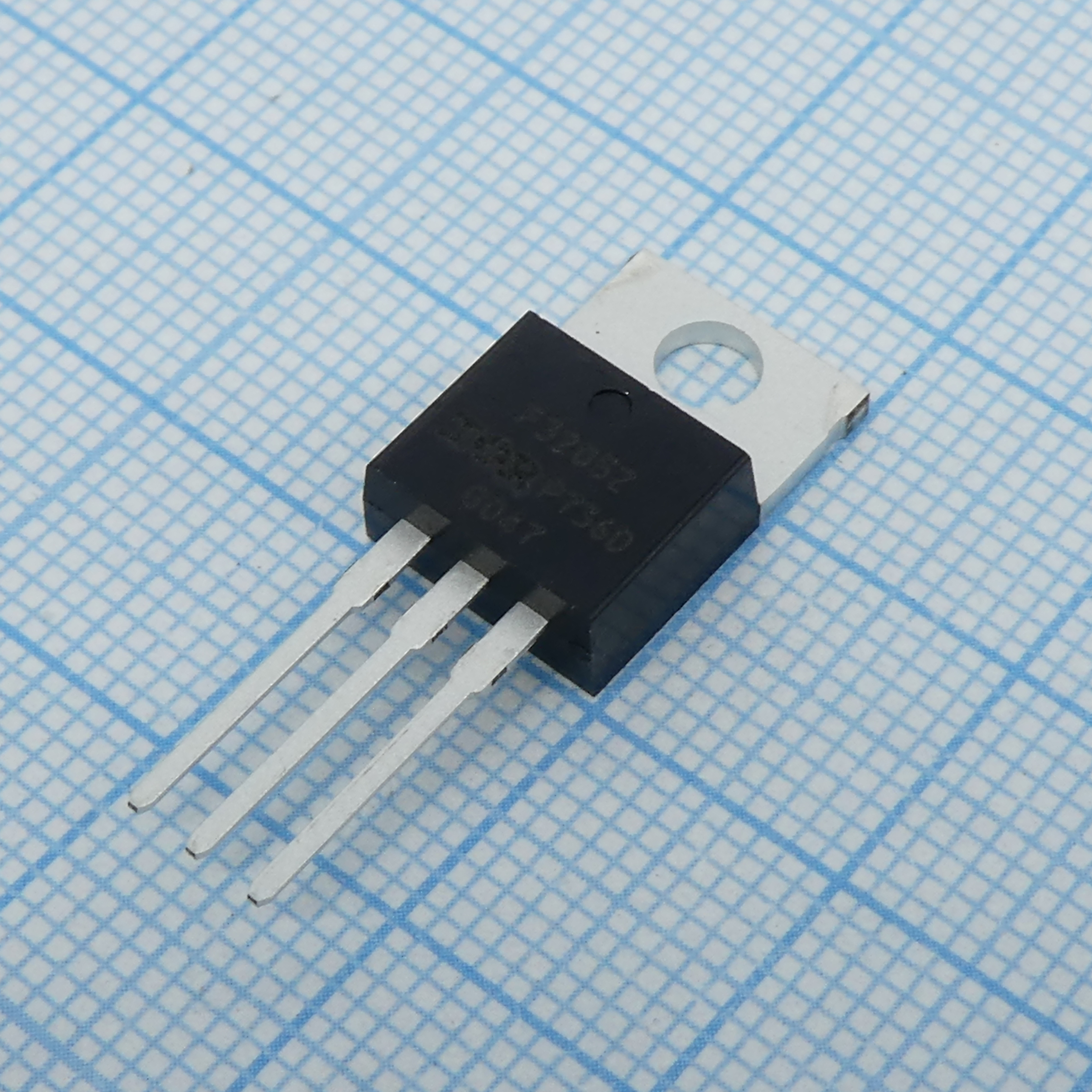 Фото IRF3205ZPBF Infineon Technologies — IRF3205ZPBF — Одиночные MOSFET транзисторы — Infineon Technologies