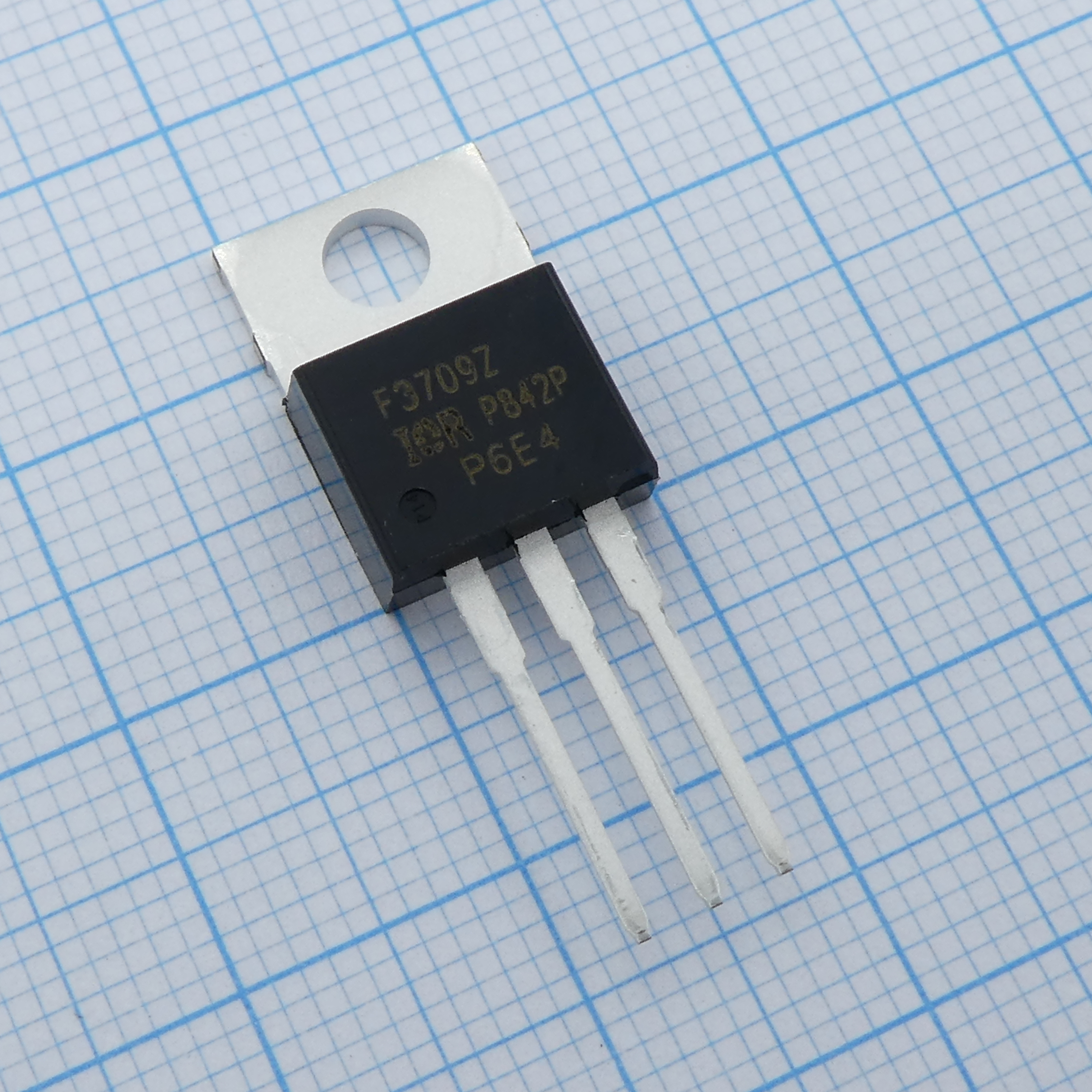 Фото IRF3709ZPBF Infineon Technologies — IRF3709ZPBF — Одиночные MOSFET транзисторы — Infineon Technologies