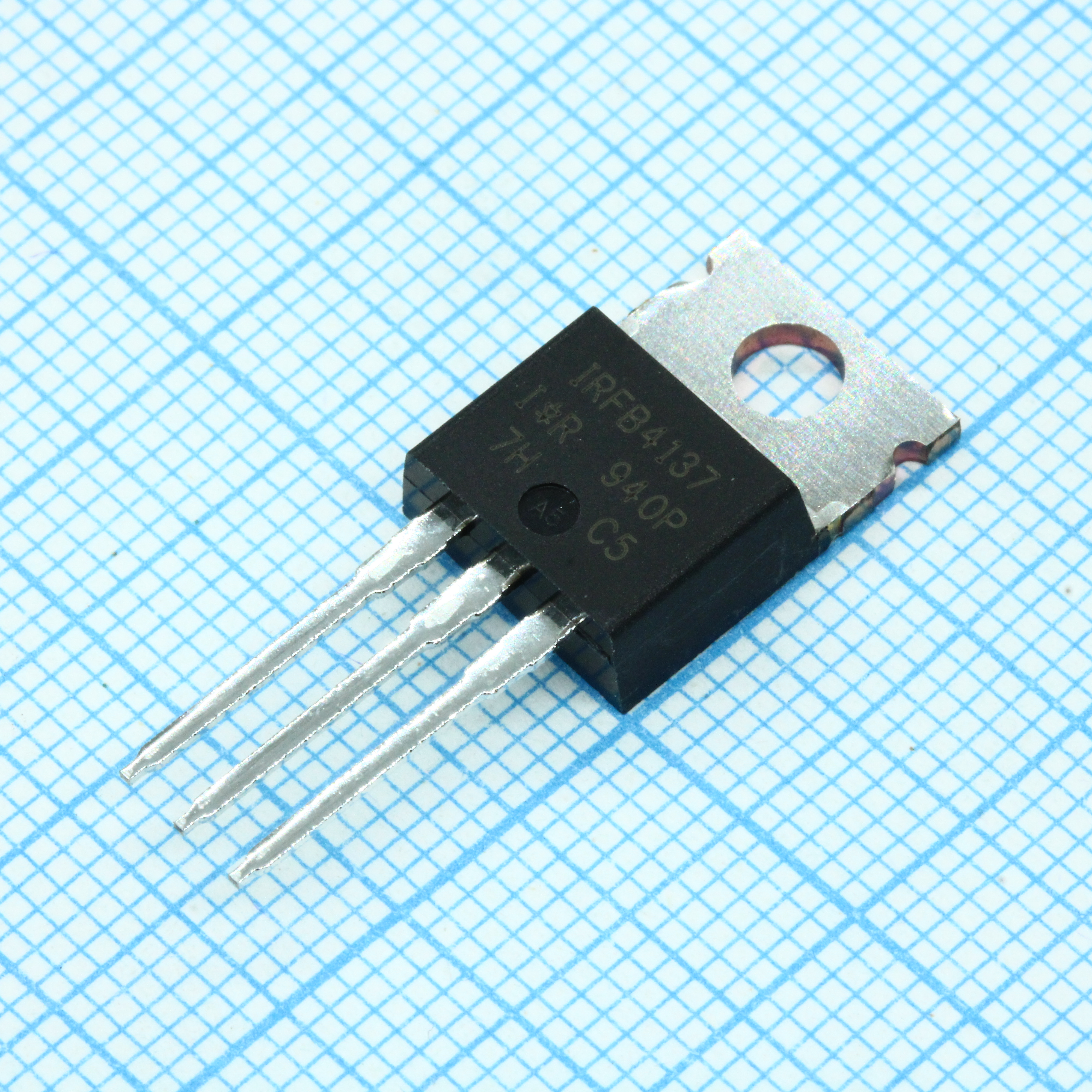 Фото IRFB4137PBF Infineon Technologies — IRFB4137PBF — Одиночные MOSFET транзисторы — Infineon Technologies