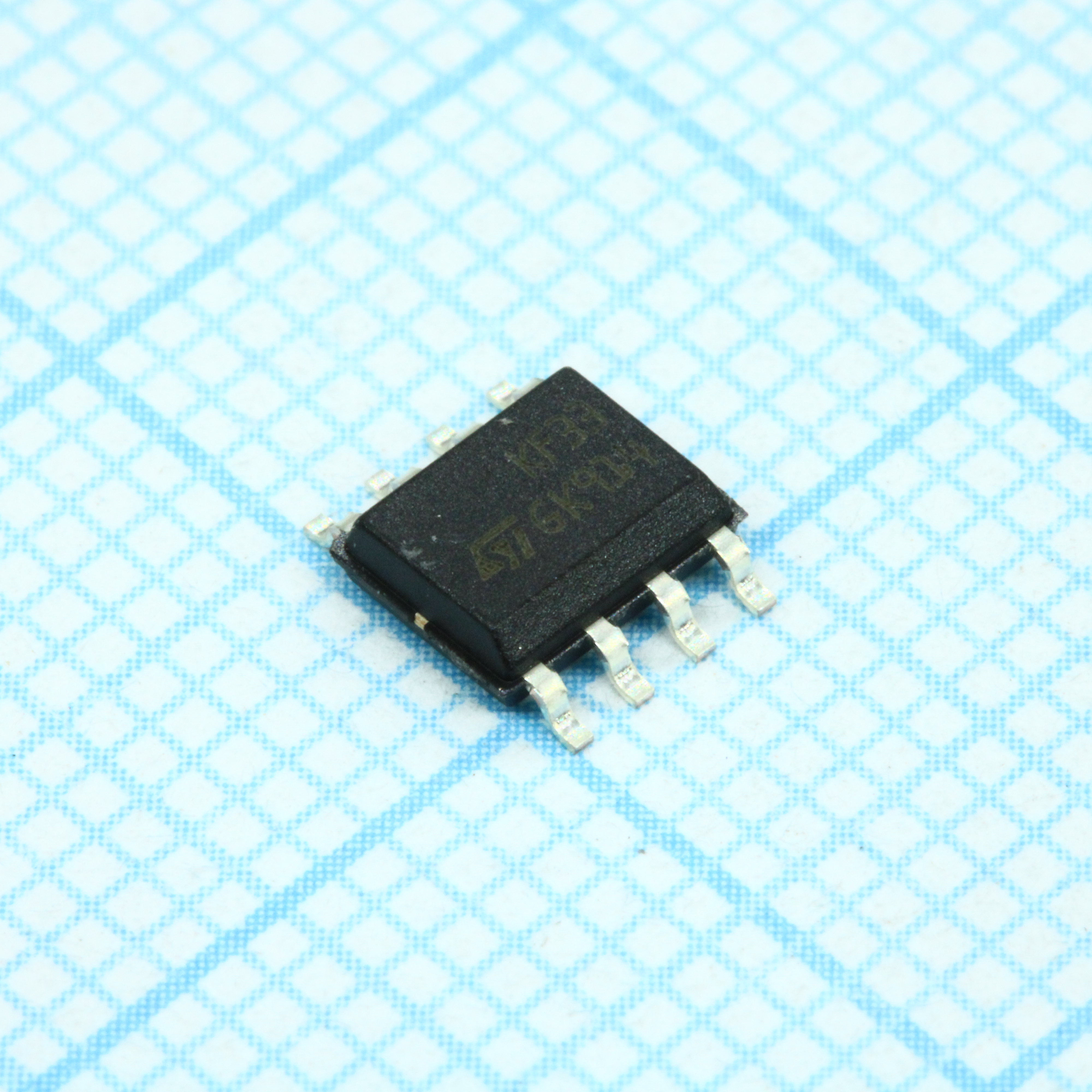 Фото KF33BD-TR ST Microelectronics — KF33BD-TR — Стабилизаторы линейные — ST Microelectronics