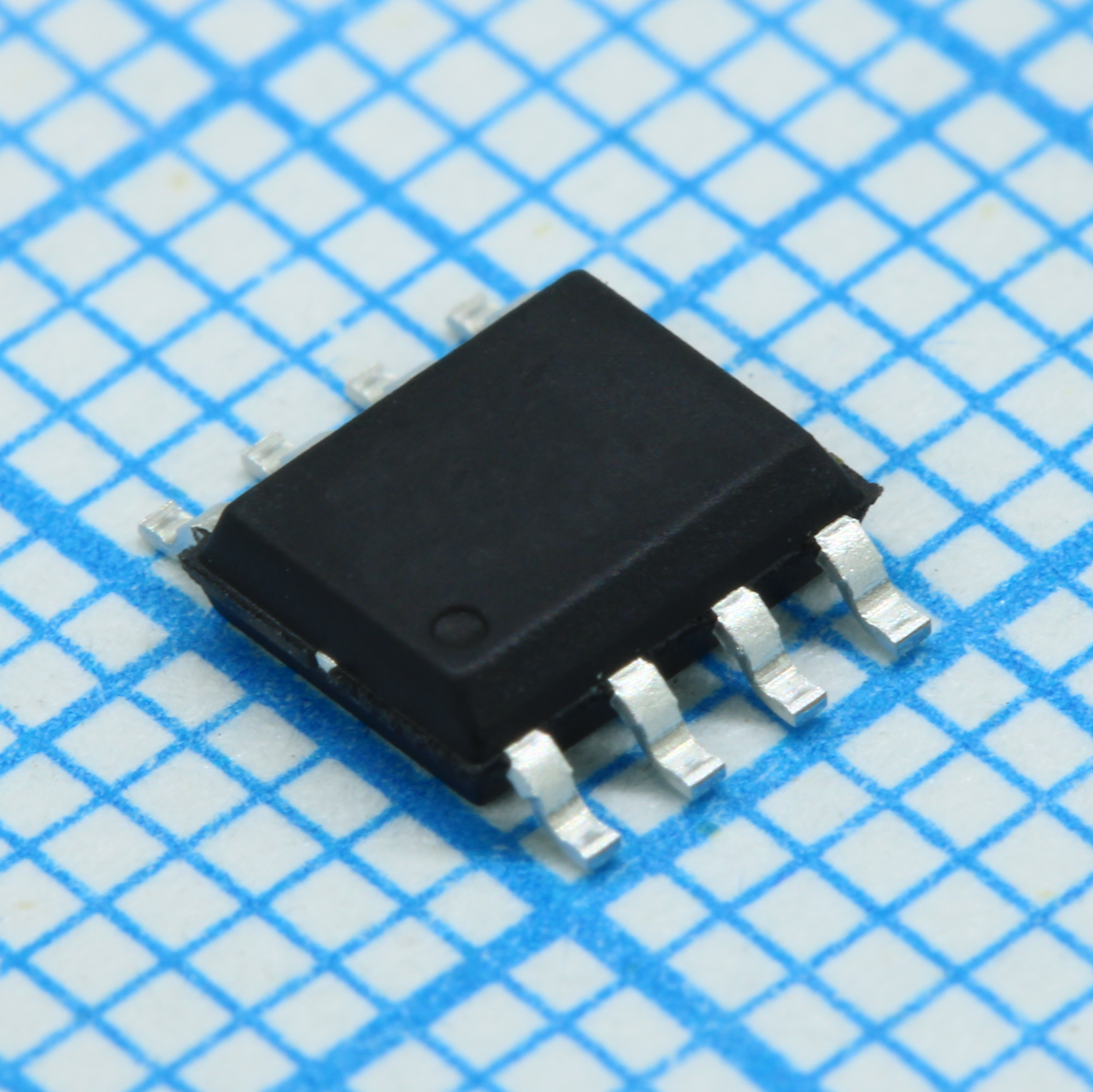 Фото L78L18CD13TR ST Microelectronics — L78L18CD13TR — Стабилизаторы линейные — ST Microelectronics