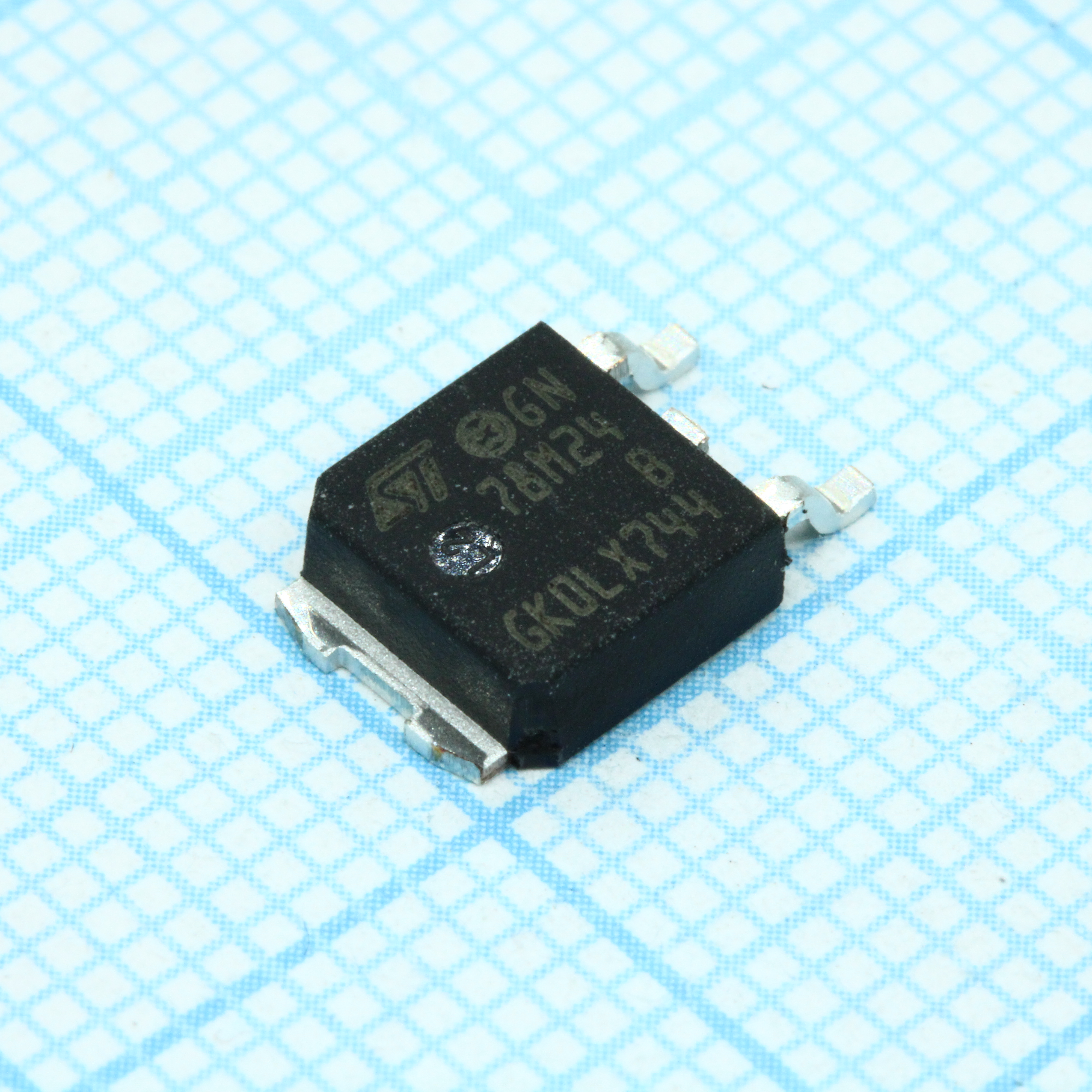 Фото L78M24ABDT-TR ST Microelectronics — L78M24ABDT-TR — Стабилизаторы линейные — ST Microelectronics