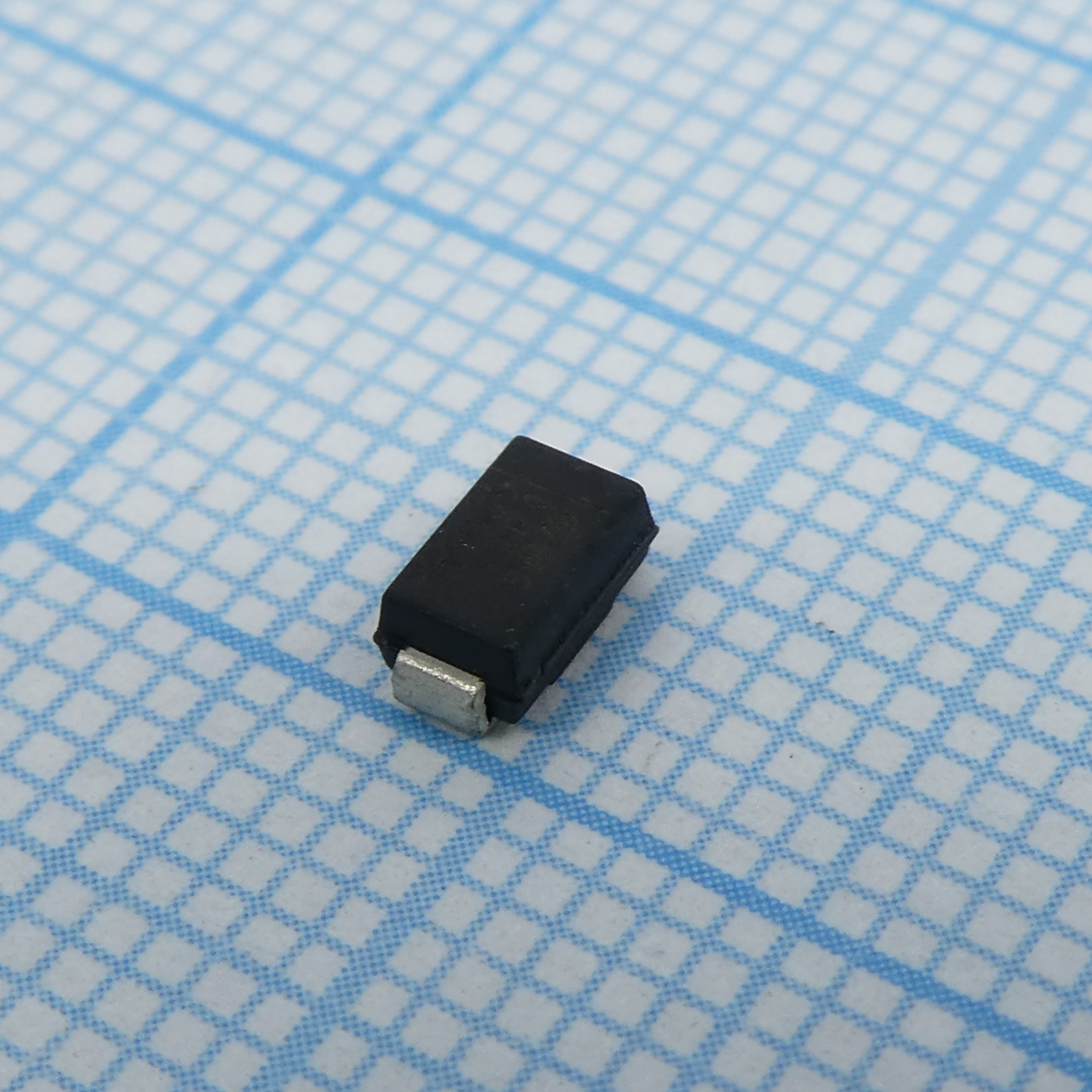 Фото SMAJ 24A-TR ST Microelectronics — SMAJ24A-TR — Диоды защиты от перенапряжения (TVS) — ST Microelectronics