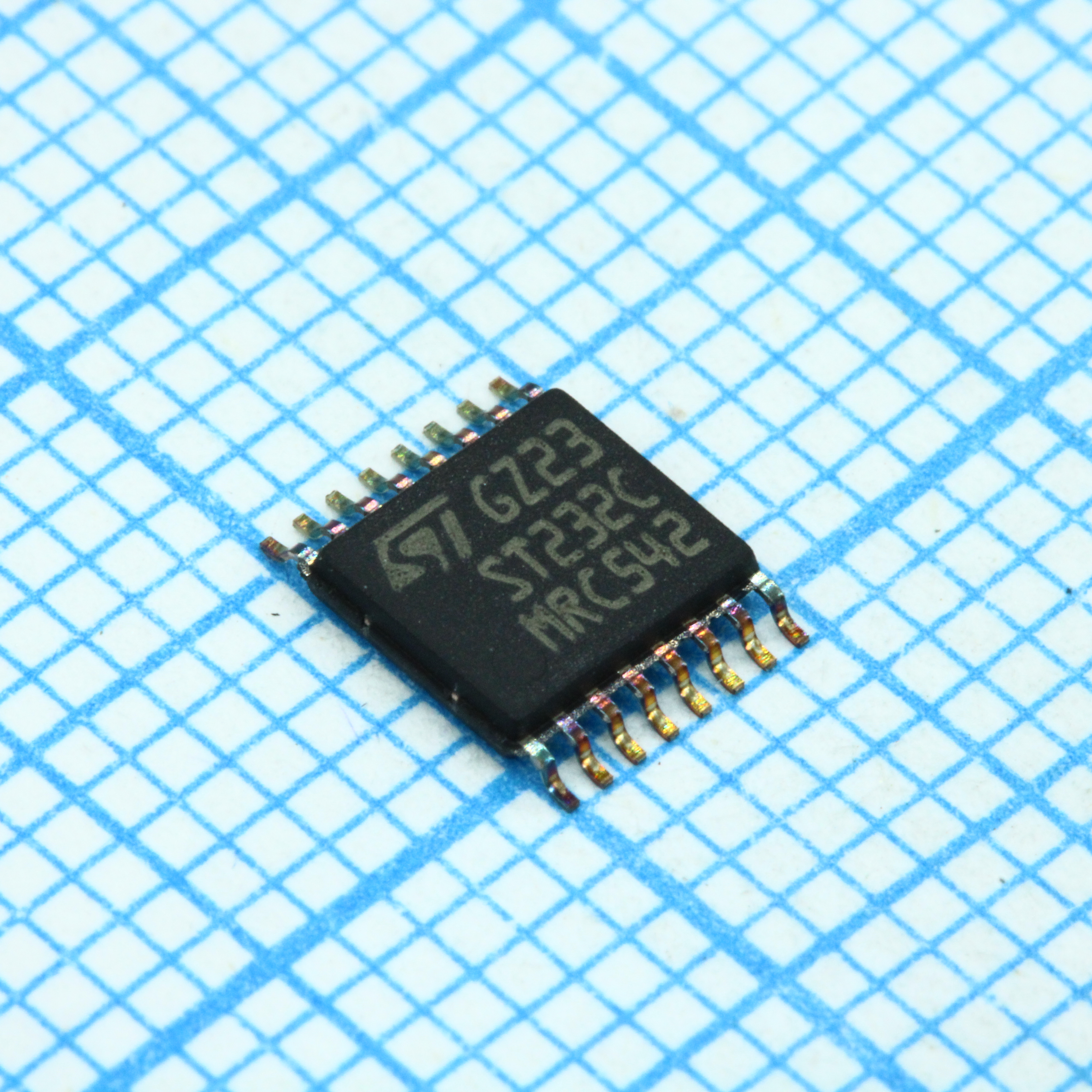 Фото ST232CTR ST Microelectronics — ST232CTR — Драйверы, трансиверы RS-232/422/485 — ST Microelectronics