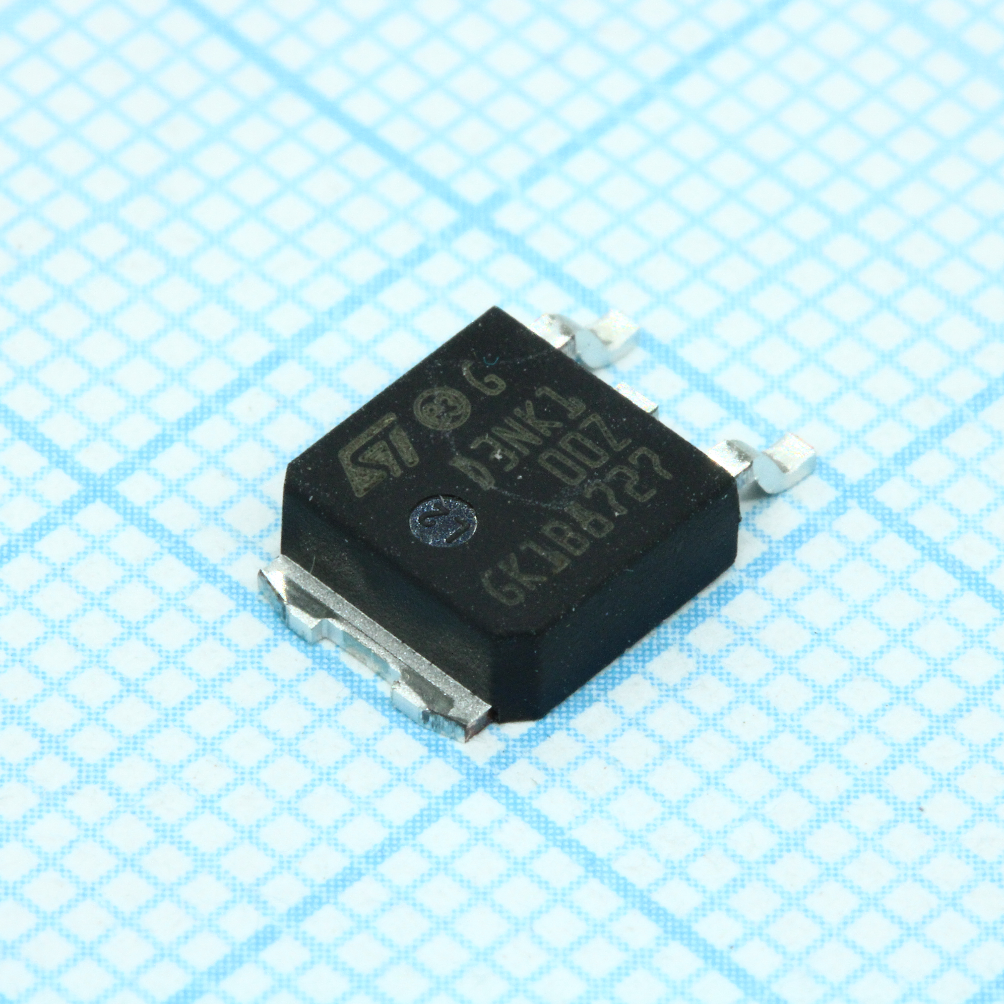 Фото STD3NK100Z ST Microelectronics — STD3NK100Z — Одиночные MOSFET транзисторы — ST Microelectronics
