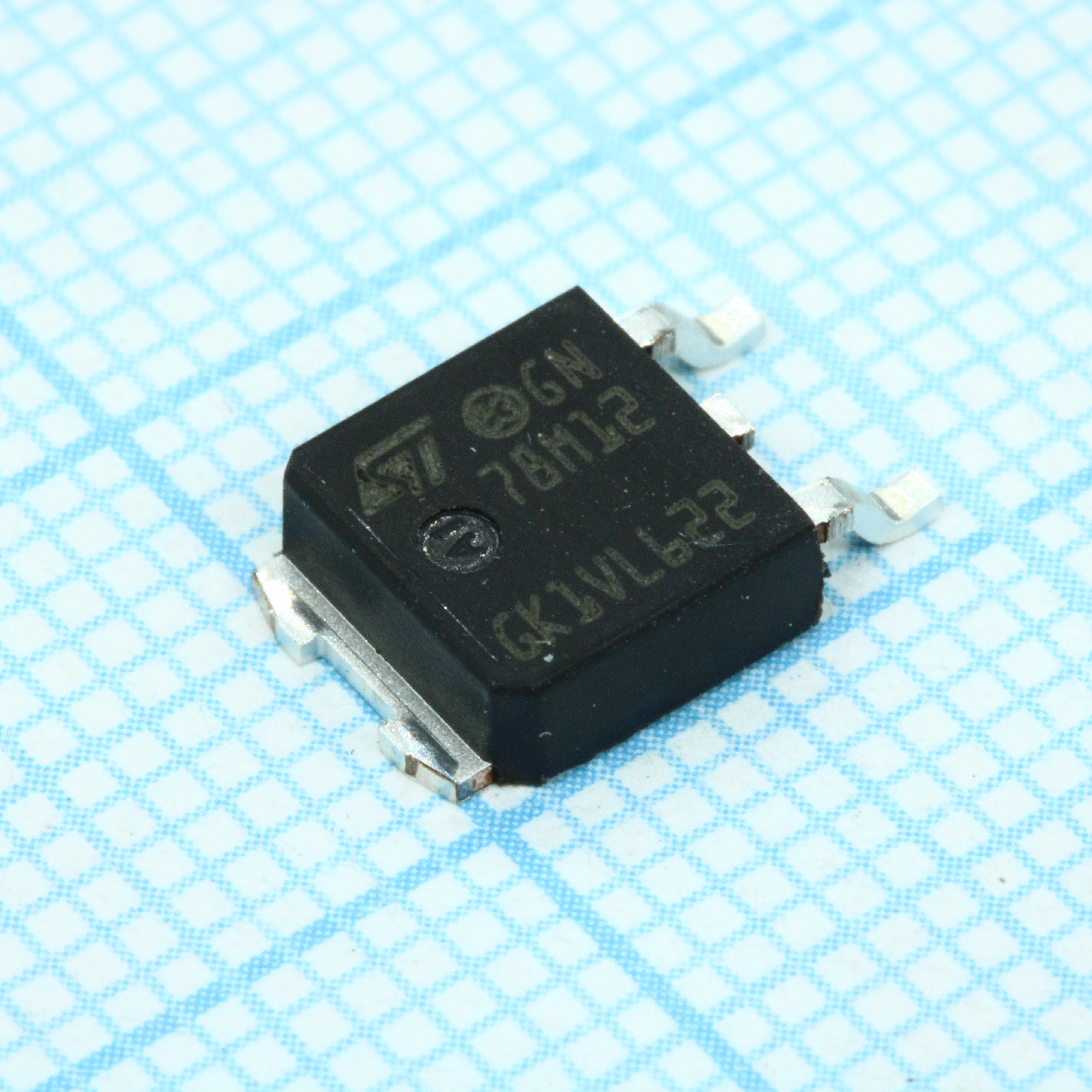 Фото 78M12TO252 ST Microelectronics — L78M12CDT-TR