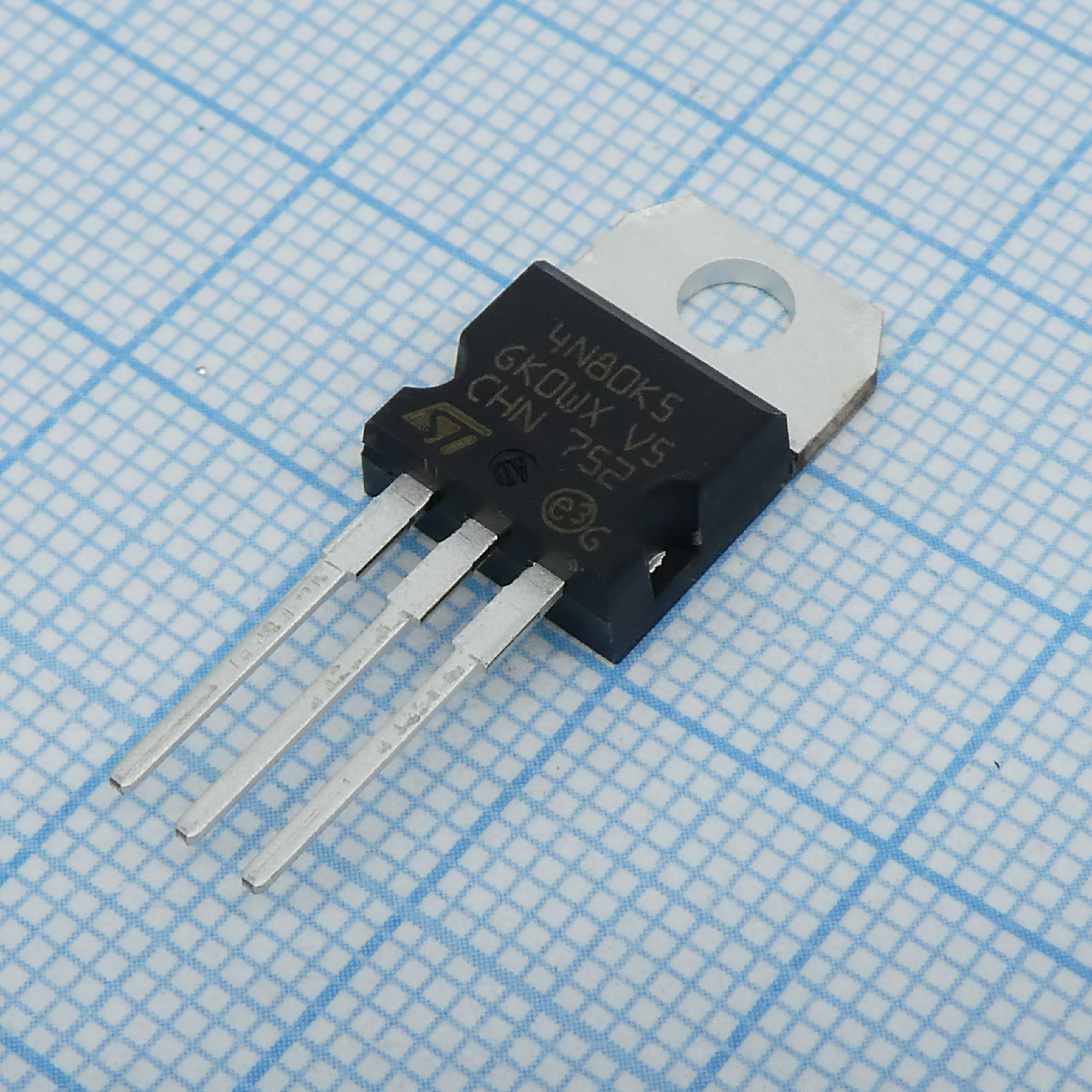 Фото STP4N80K5 ST Microelectronics — STP4N80K5 — Одиночные MOSFET транзисторы — ST Microelectronics