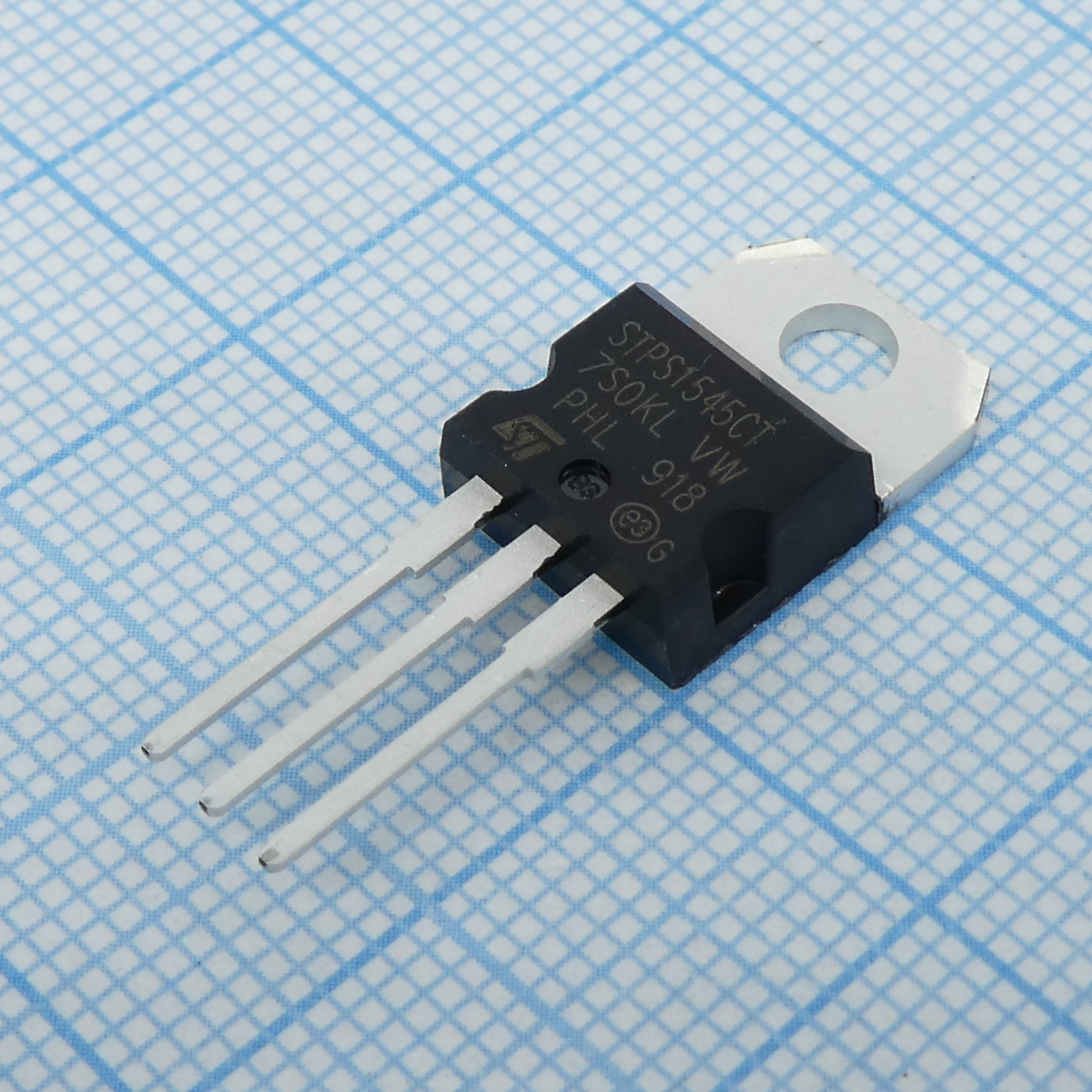 Фото Шоттки х2 045V ST Microelectronics — STPS1545CT — Сборки диодов Шоттки — ST Microelectronics