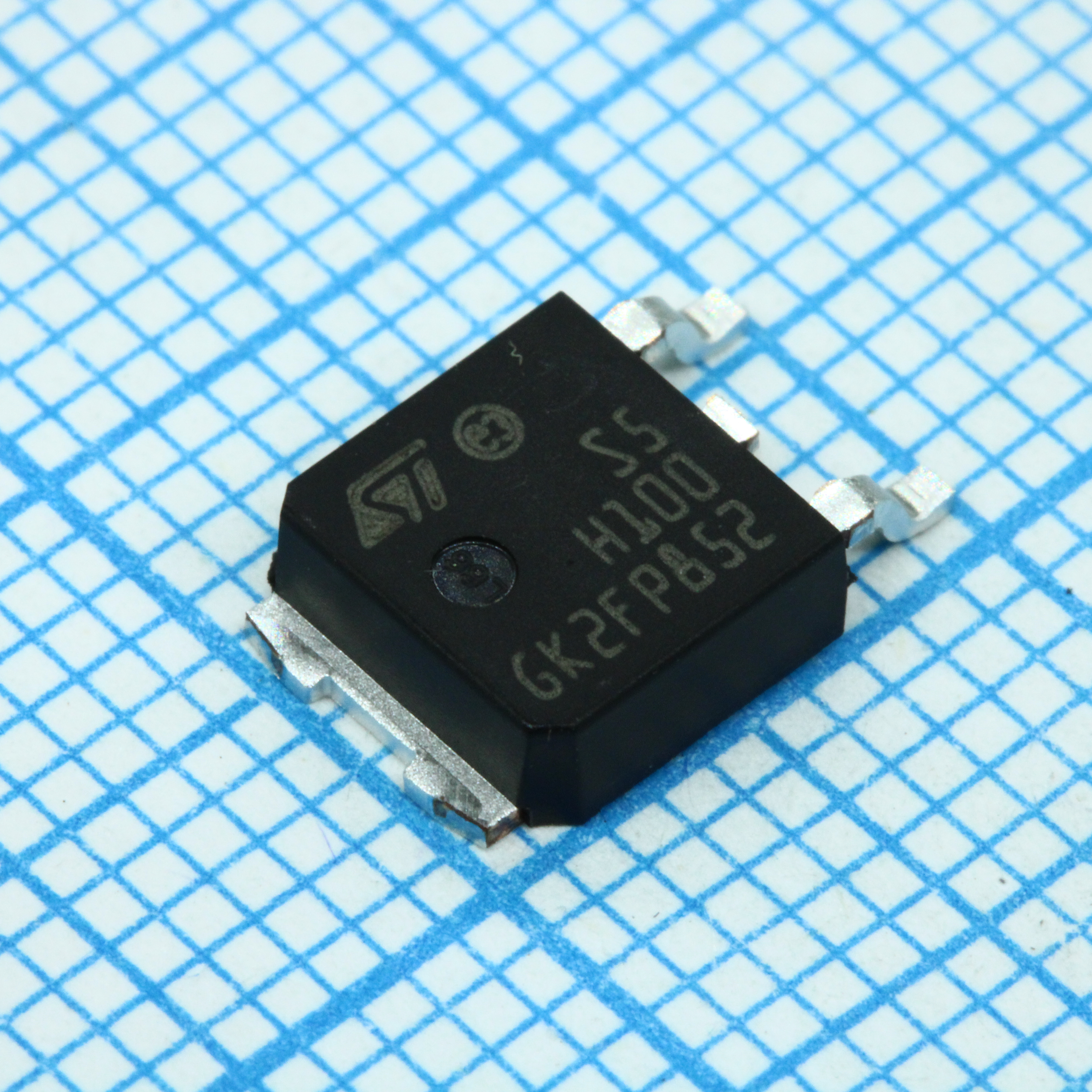 Фото Шоттки 100В  5.0А ST Microelectronics — STPS5H100B-TR — Одиночные диоды Шоттки — ST Microelectronics