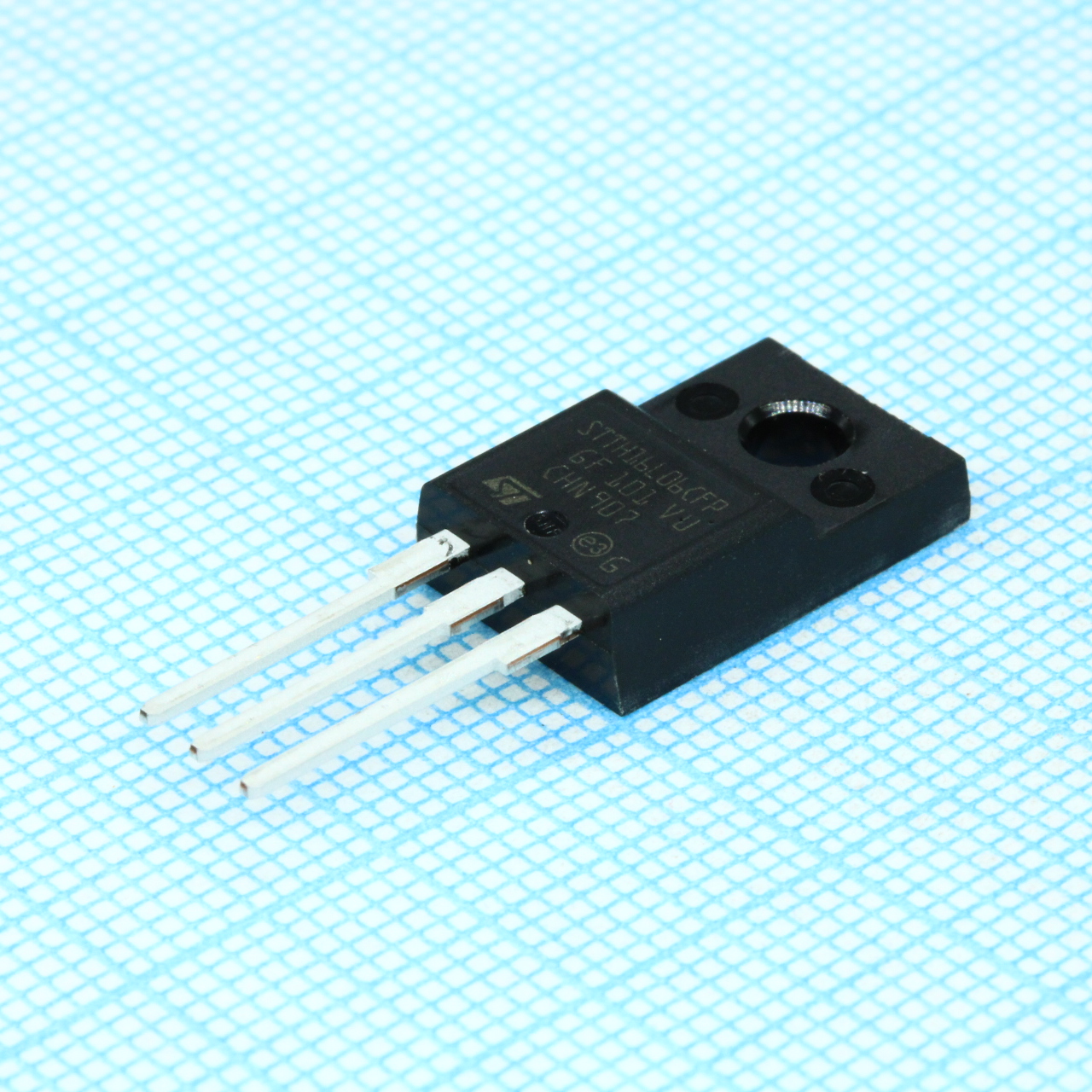Фото STTH16L06CFP ST Microelectronics — STTH16L06CFP — Диодные сборки — ST Microelectronics