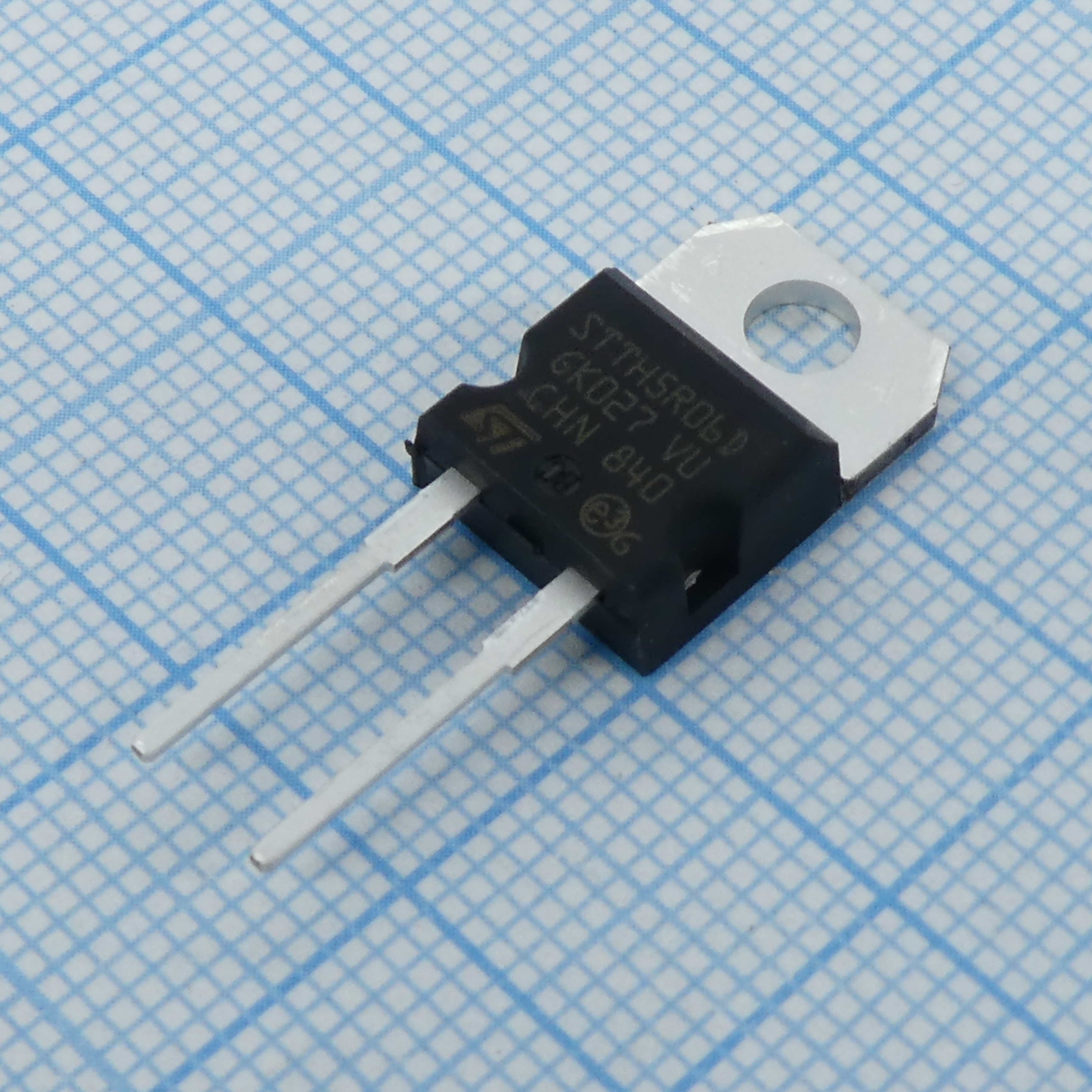 Фото STTH5R06D ST Microelectronics — STTH5R06D — Одиночные диоды — ST Microelectronics