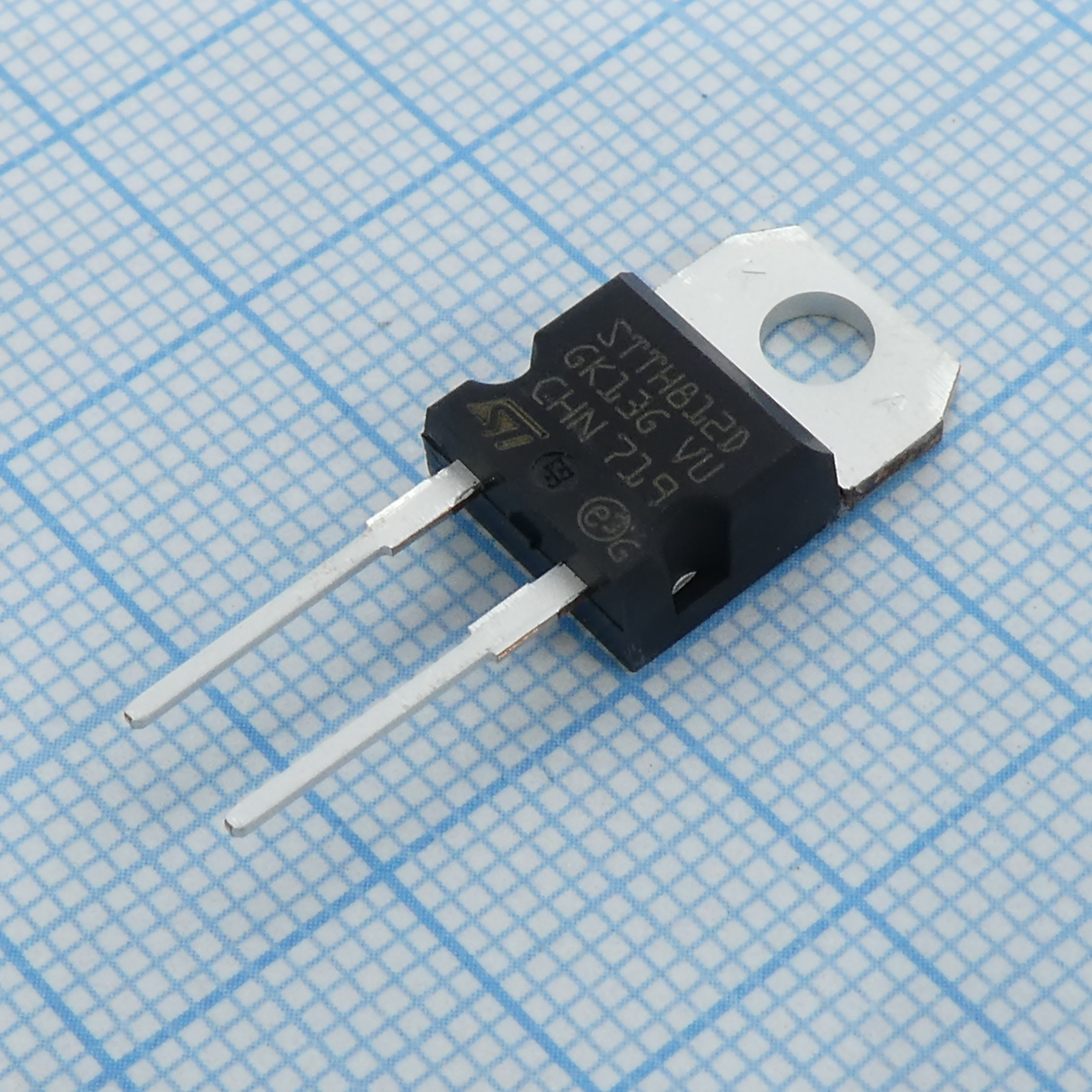 Фото STTH812D ST Microelectronics — STTH812D — Одиночные диоды — ST Microelectronics