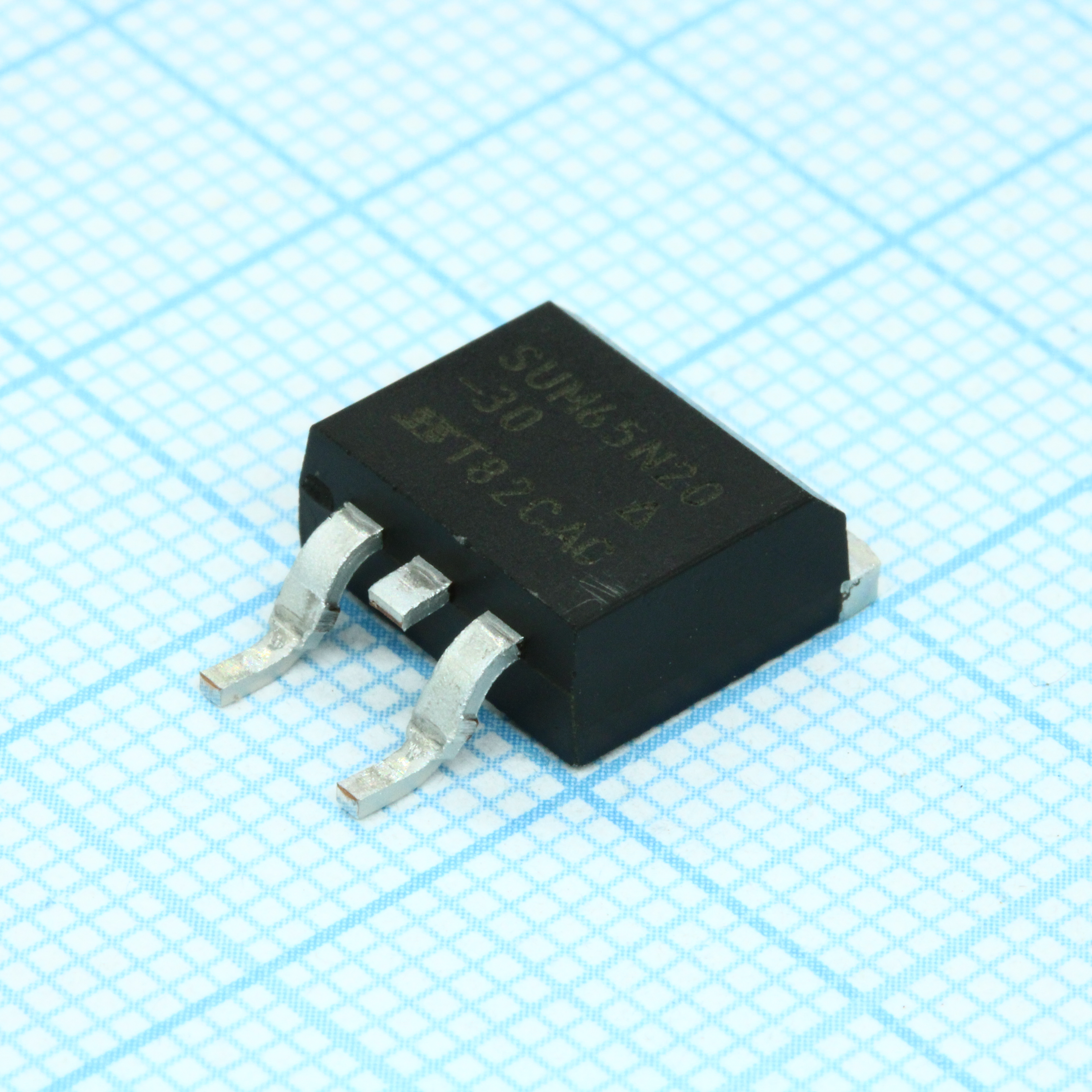Фото SUM65N20-30-E3 VISHAY — SUM65N20-30-E3 — Одиночные MOSFET транзисторы — VISHAY