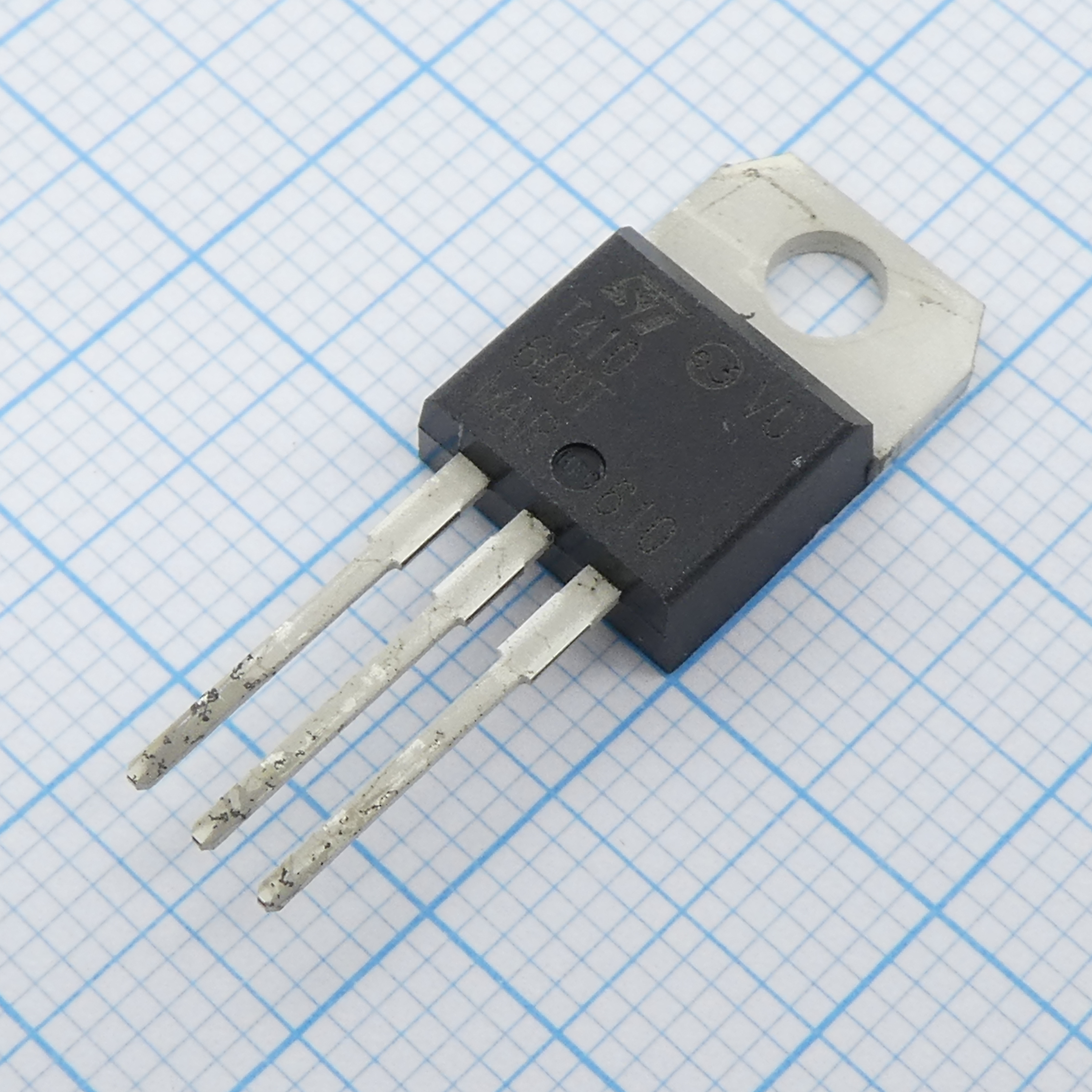 Фото T410-600T ST Microelectronics — T410-600T — Симисторы (Triac) — ST Microelectronics