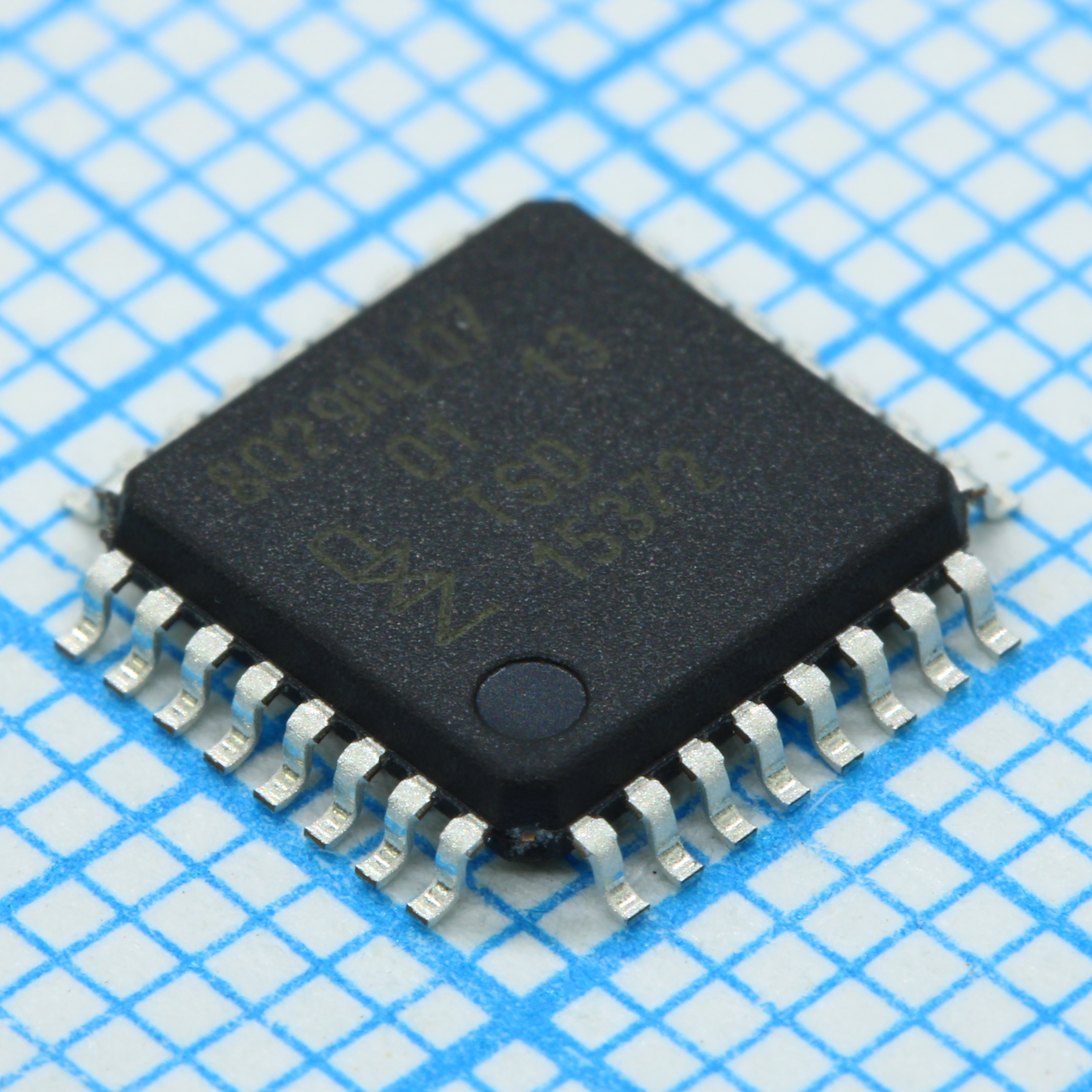 Фото TDA8029HL/C207,151 NXP / Philips — TDA8029HL/C207,151 — Специализированные интерфейсы — NXP / Philips