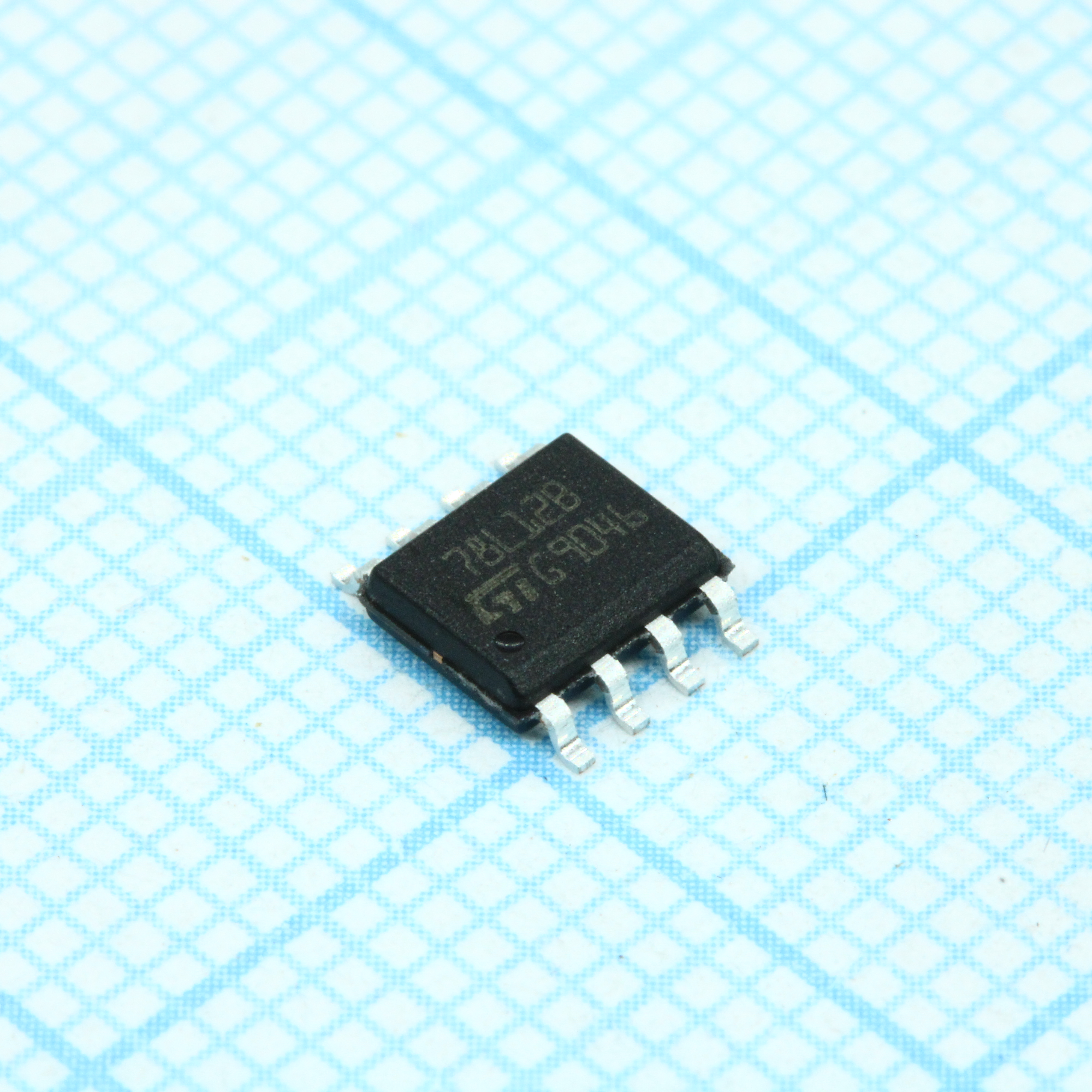 Фото 78L12SO8 ST Microelectronics — L78L12ABD-TR