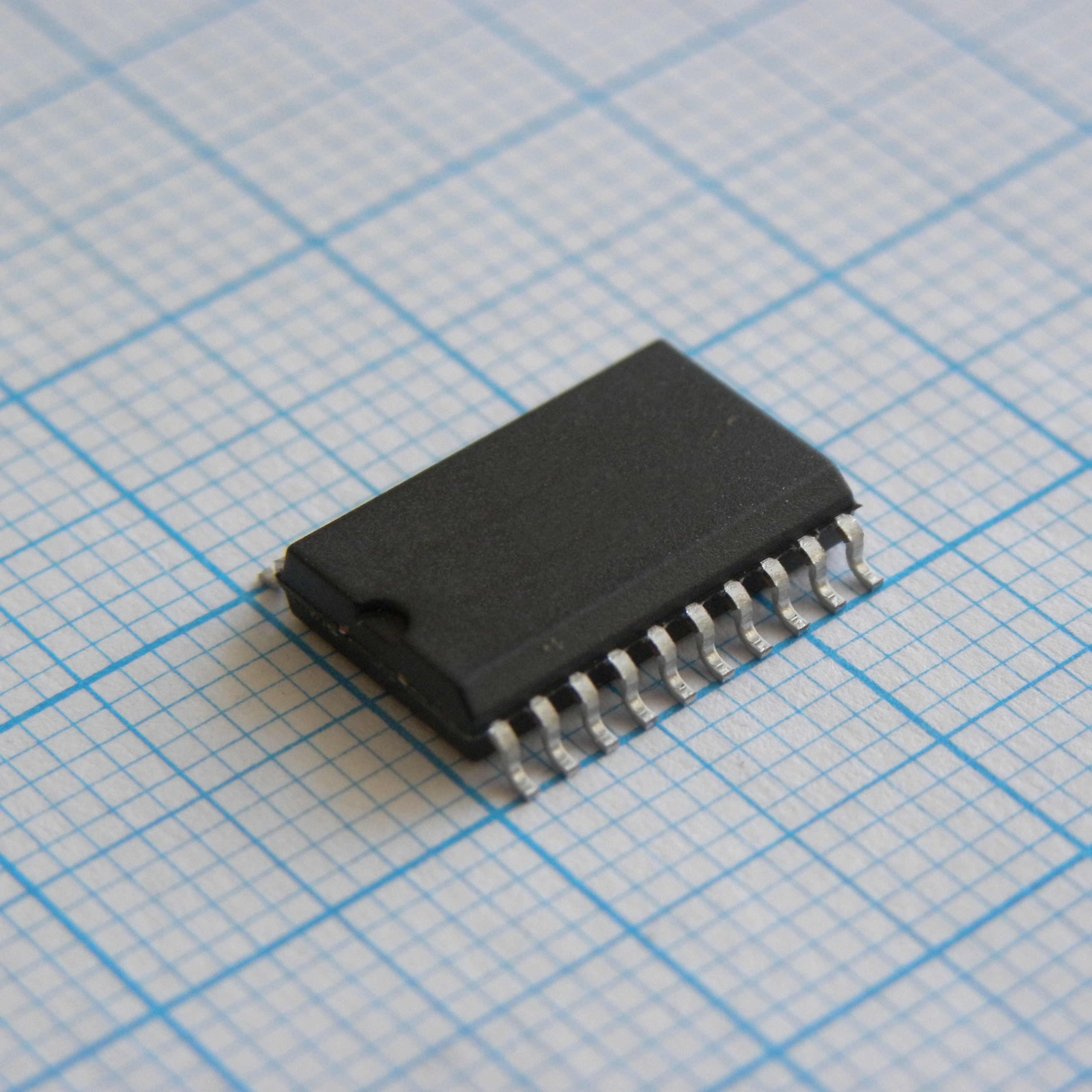 Фото TLV5610IDW Texas Instruments — TLV5610IDW — Цифро-Аналоговые Преобразователи (ЦАП) — Texas Instruments