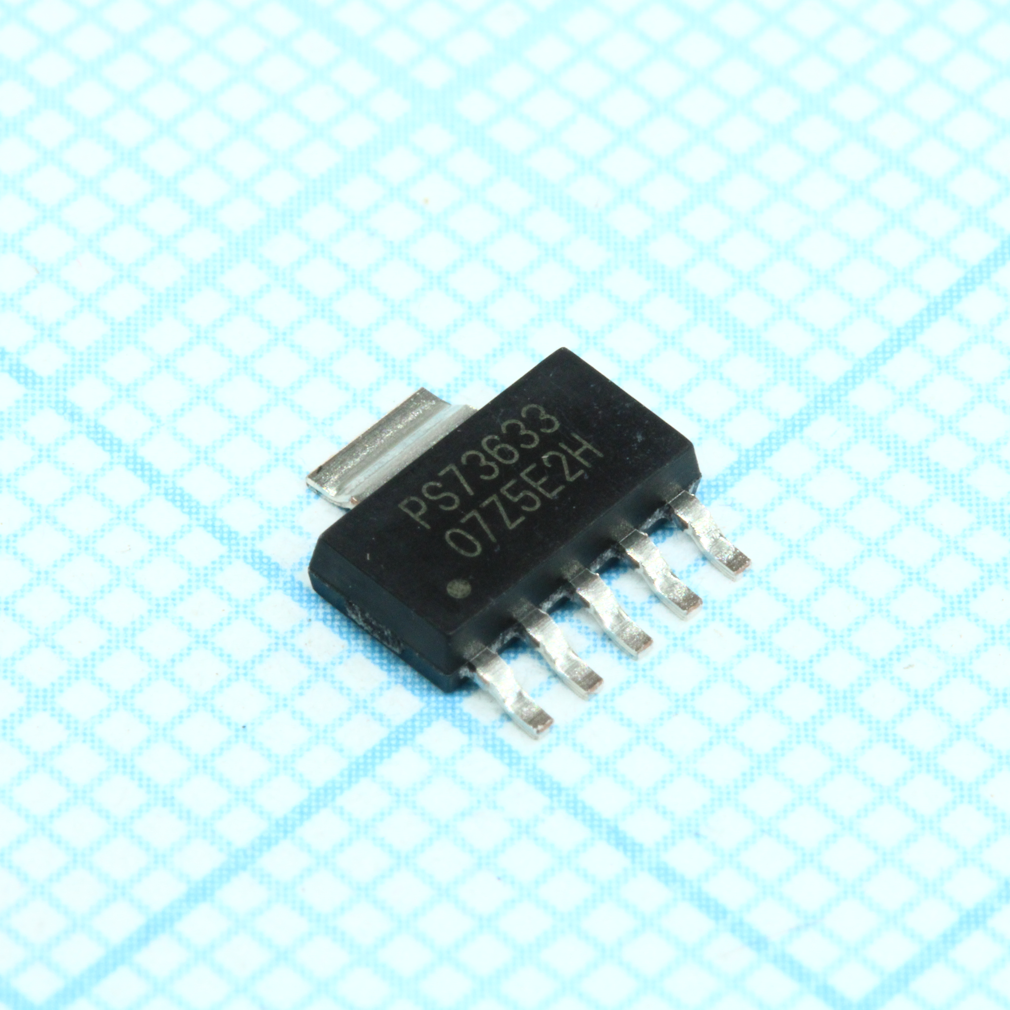 Фото TPS73633DCQR Texas Instruments — TPS73633DCQR — Стабилизаторы линейные — Texas Instruments