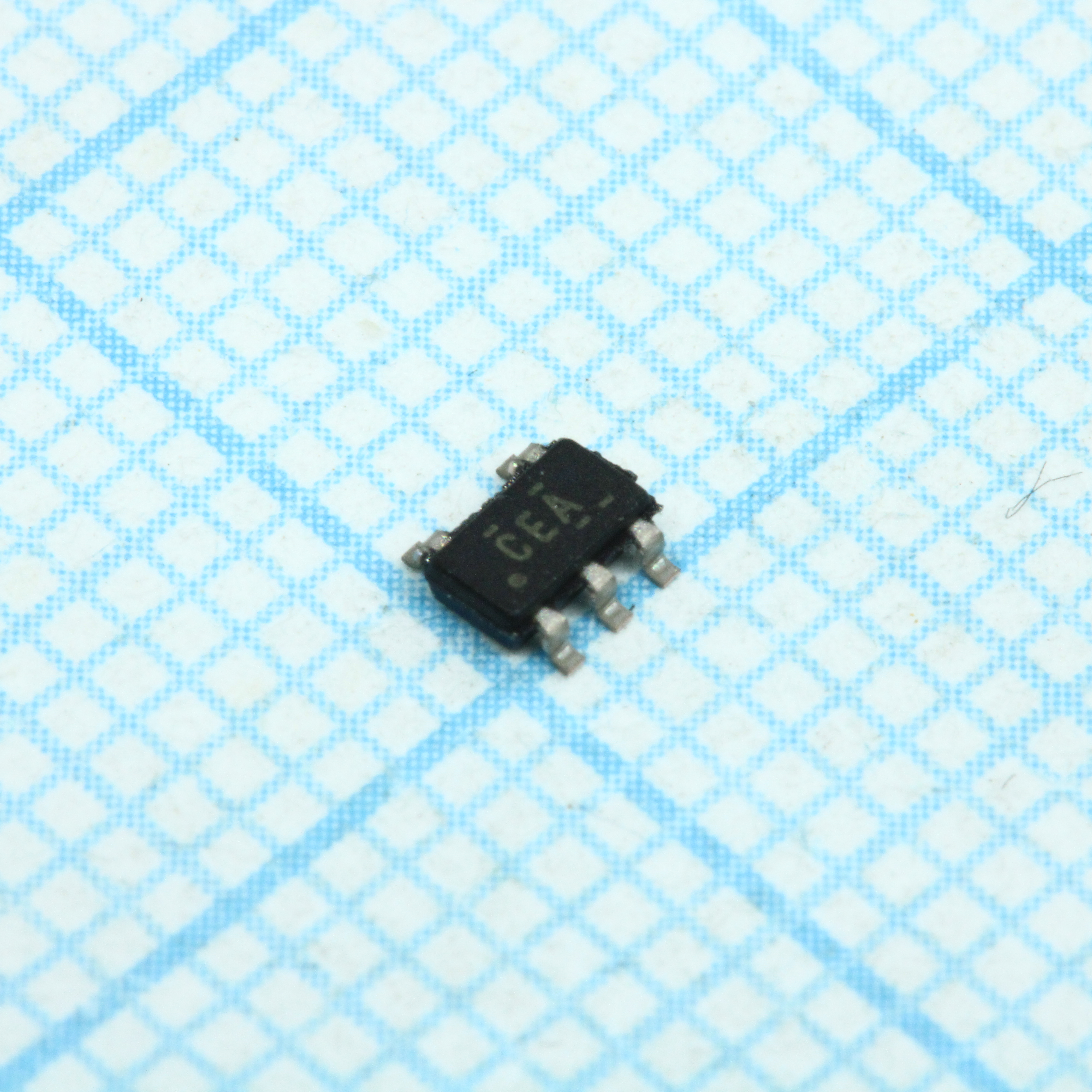 Фото TPS78001DDCT Texas Instruments — TPS78001DDCR — Стабилизаторы линейные — Texas Instruments