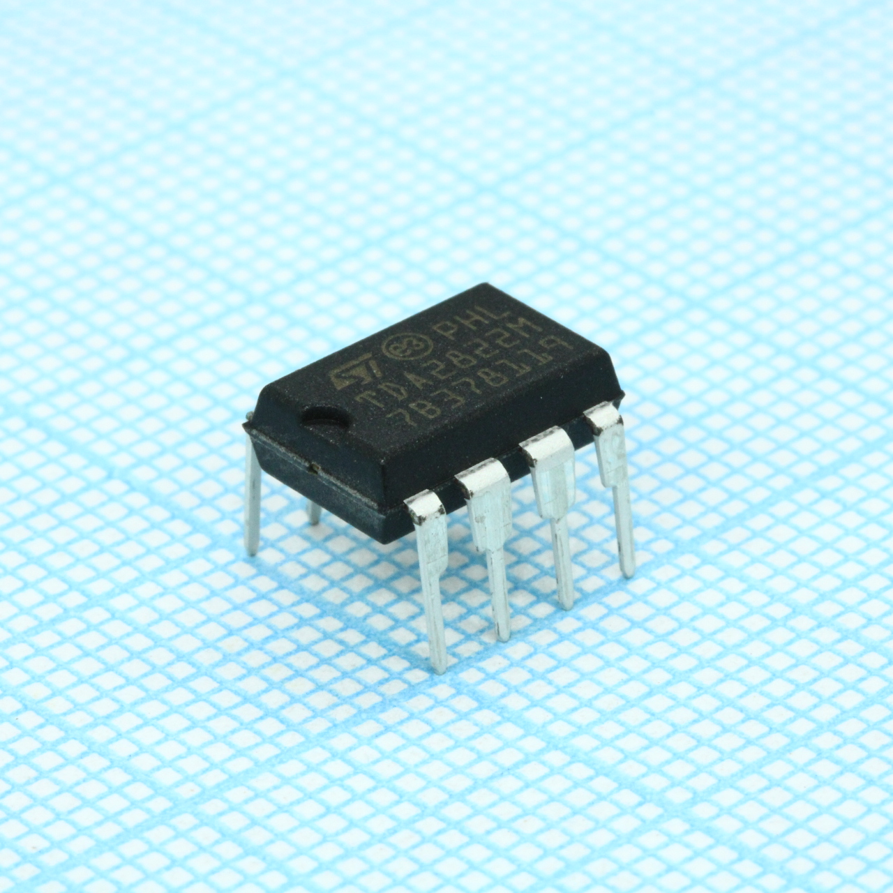 Фото TDA2822M ST Microelectronics — TDA2822M — Микросхемы для УНЧ — ST Microelectronics