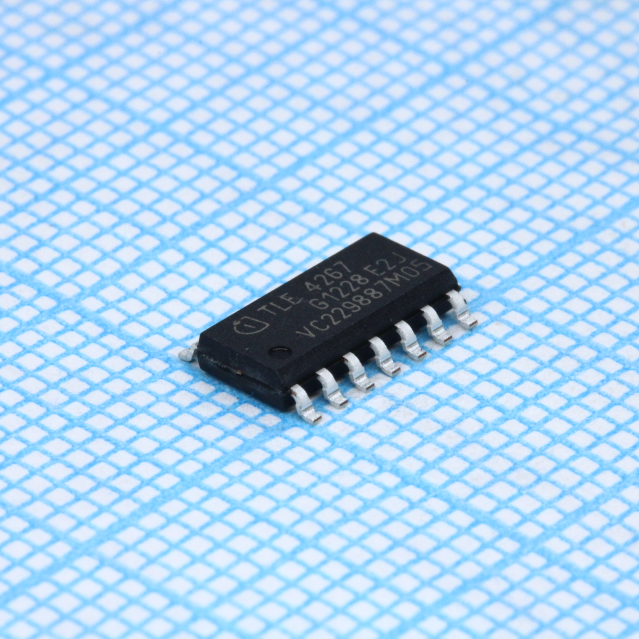 Фото TLE4267GM Infineon Technologies — TLE4267GM — Стабилизаторы линейные — Infineon Technologies