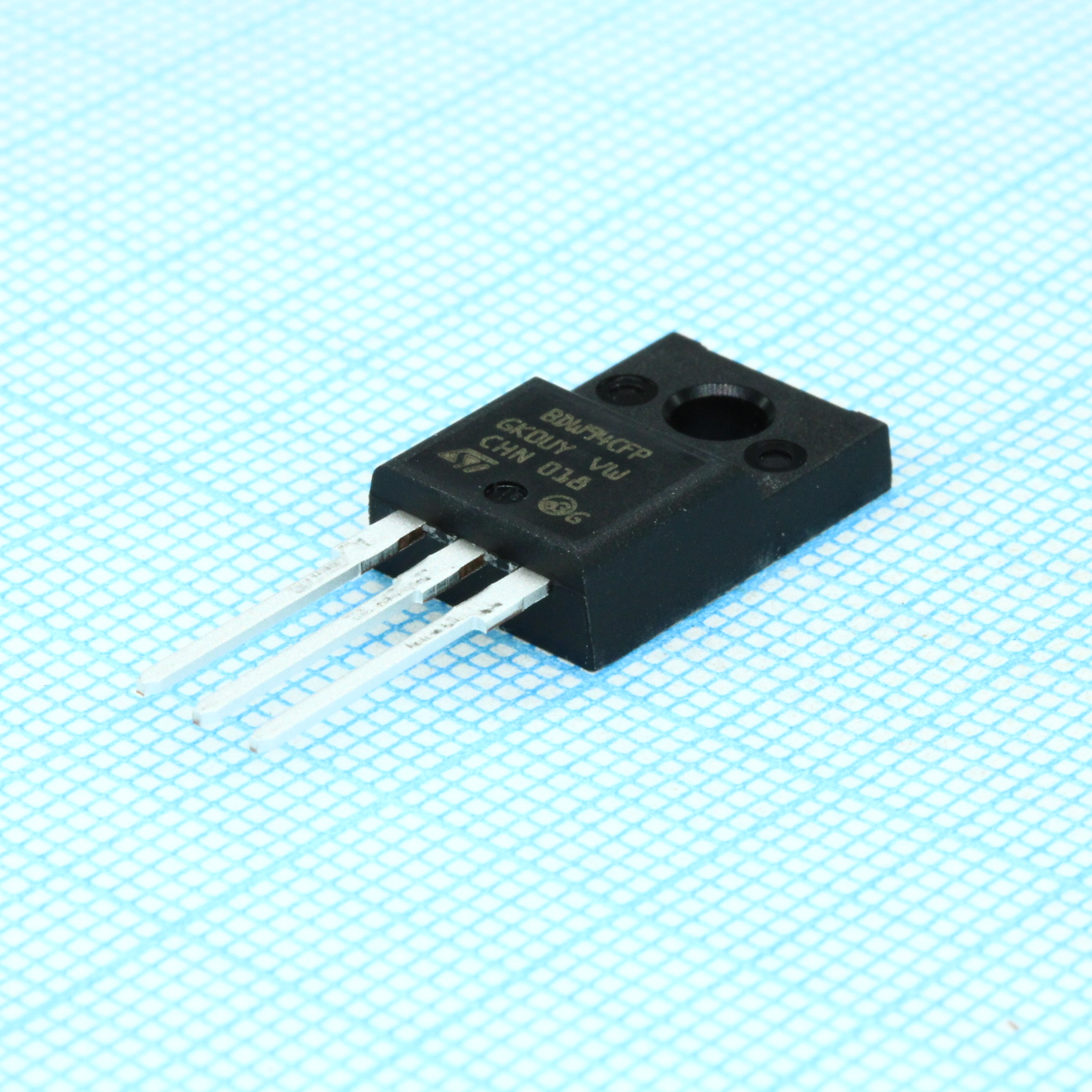 Фото BDW94CFP ST Microelectronics — BDW94CFP — Одиночные биполярные транзисторы — ST Microelectronics