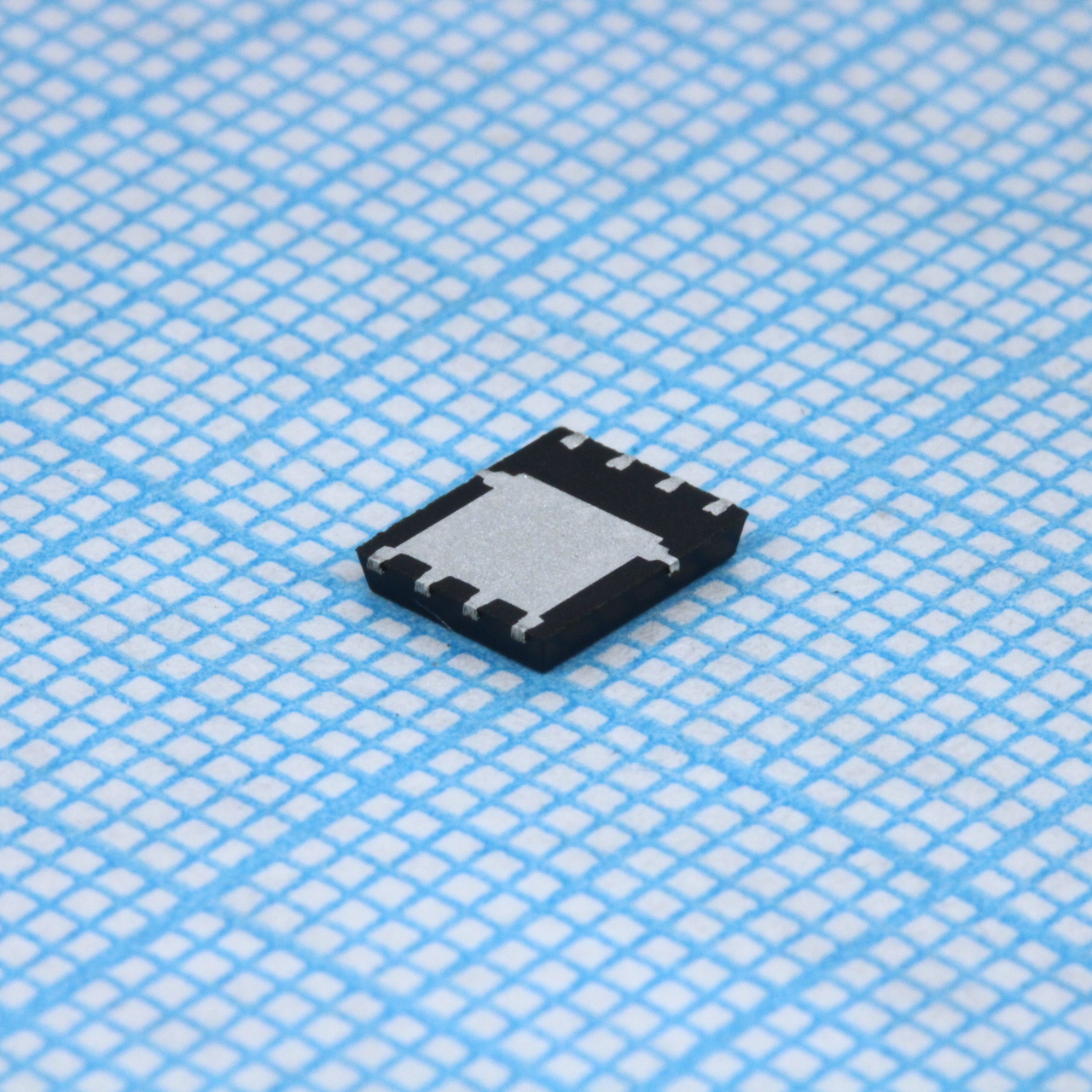 Фото IRFH5300TRPBF Infineon Technologies — IRFH5300TRPBF — Одиночные MOSFET транзисторы — Infineon Technologies