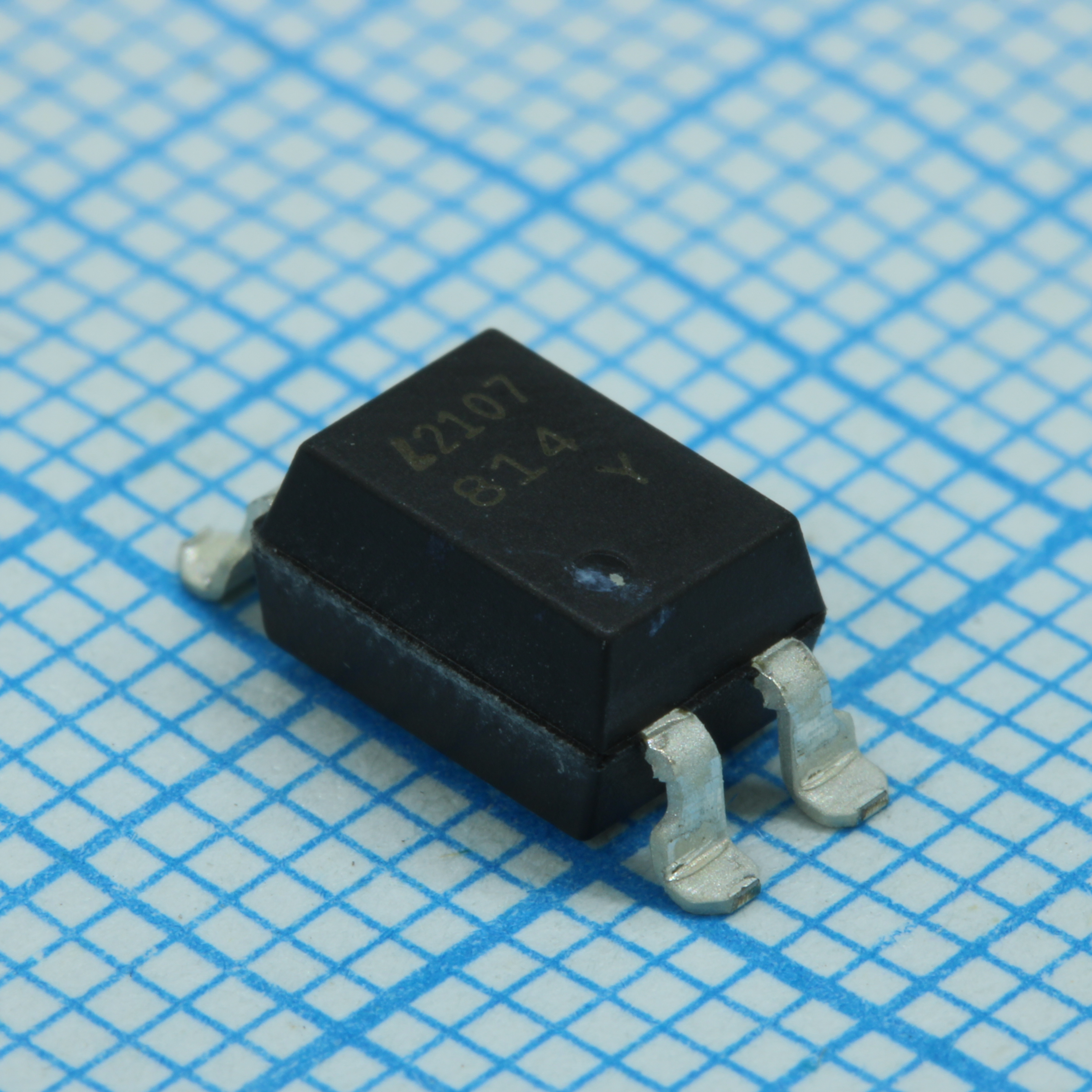 Фото FOD817BSD ON Semiconductor — FOD817BSD — Транзисторные оптопары — ON Semiconductor