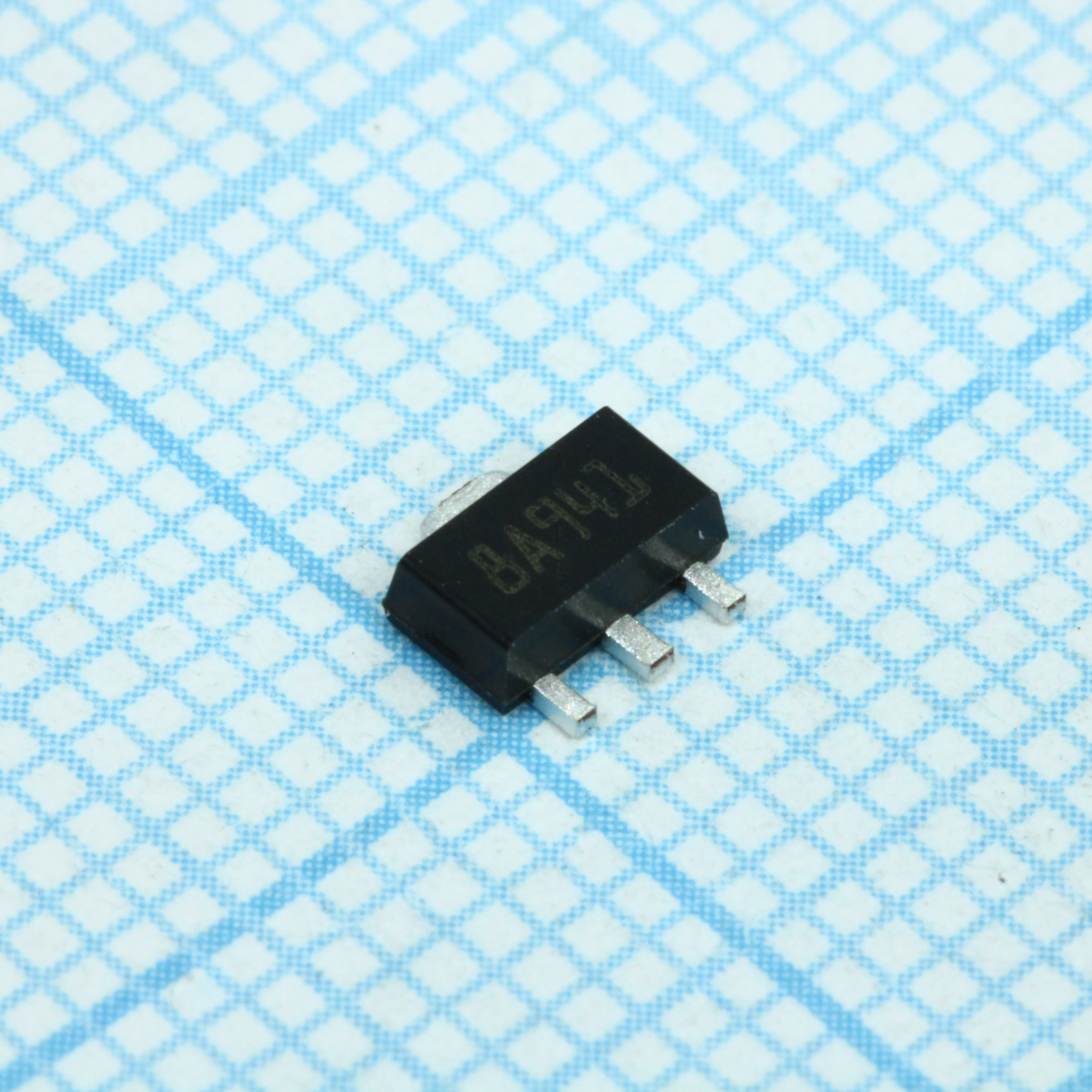 Фото 78L33SOT89 ST Microelectronics — L78L33ACUTR