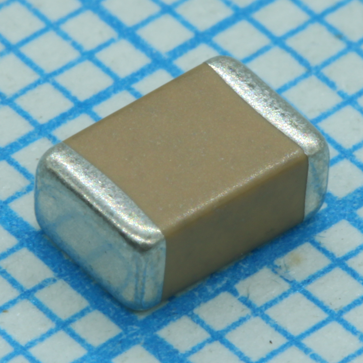 Фото ИП 1812   4700pF NP0 100V 10% VISHAY — VJ1812A472KXBAT — Конденсаторы керамические SMD — VISHAY
