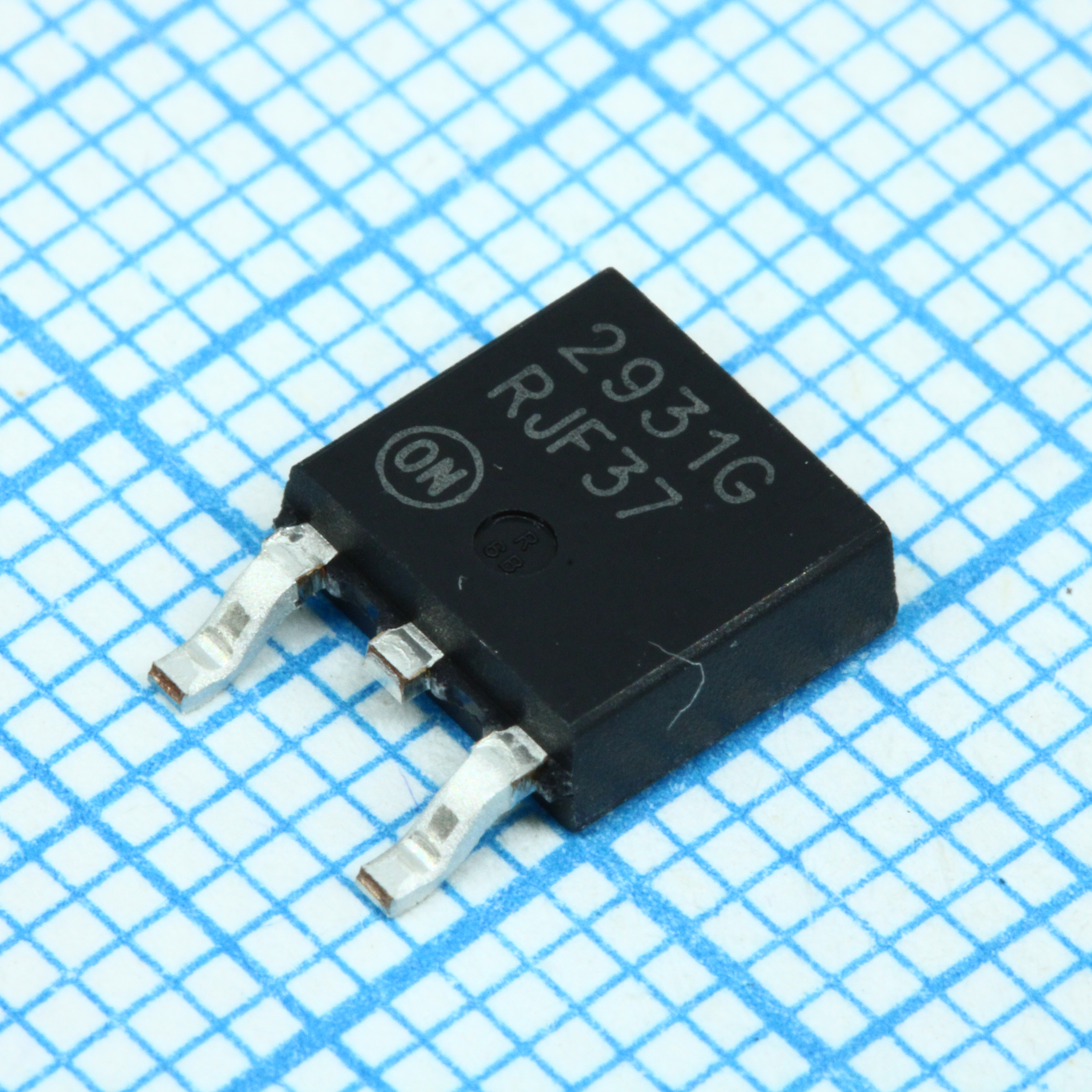 Фото LM2931DT-5.0G ON Semiconductor — LM2931DT-5.0G — Стабилизаторы линейные — ON Semiconductor