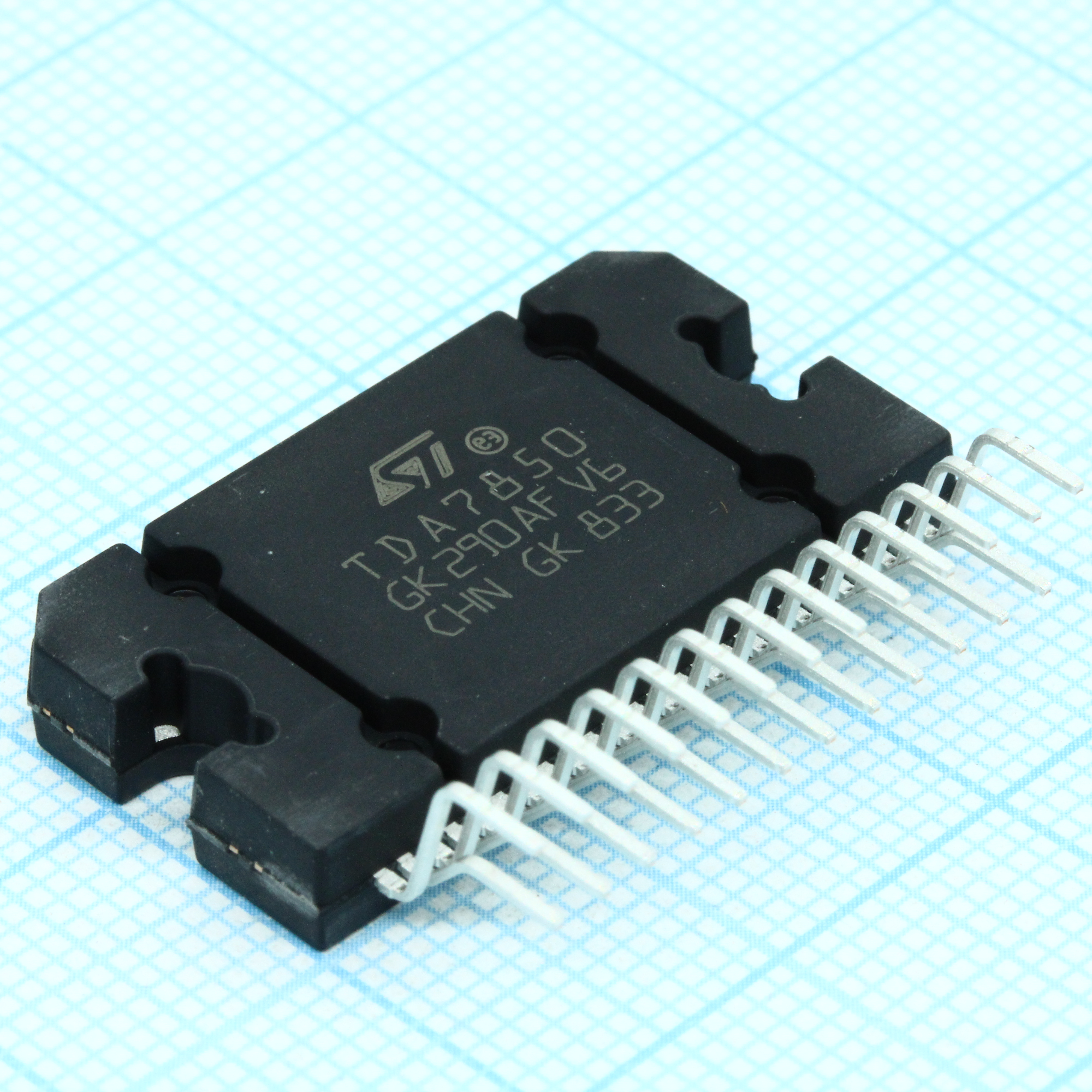 Фото TDA7850 ST Microelectronics — TDA7850 — Микросхемы для Аудио - УНЧ — ST Microelectronics