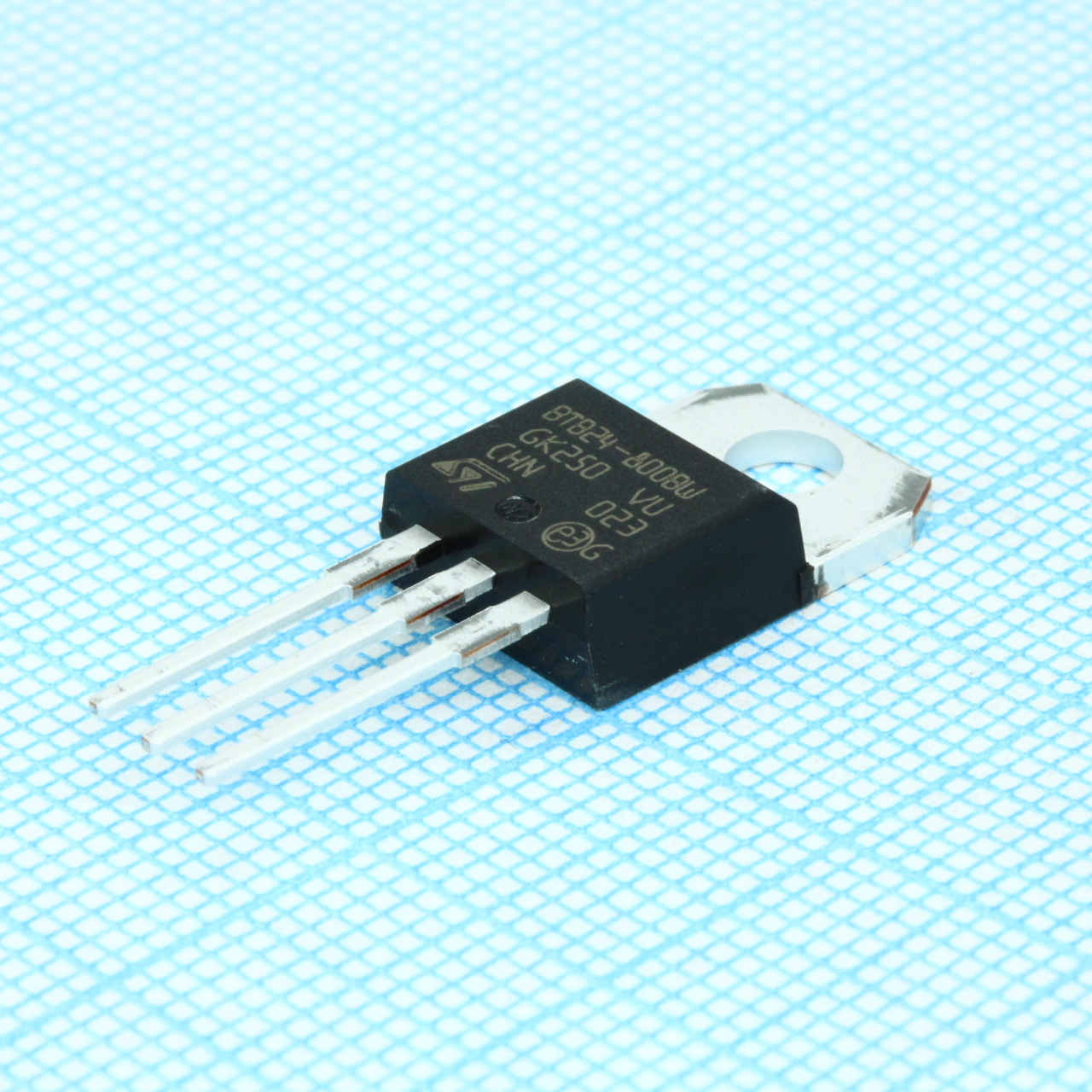 Фото BTB24-800BW ST Microelectronics — BTB24-800BWRG