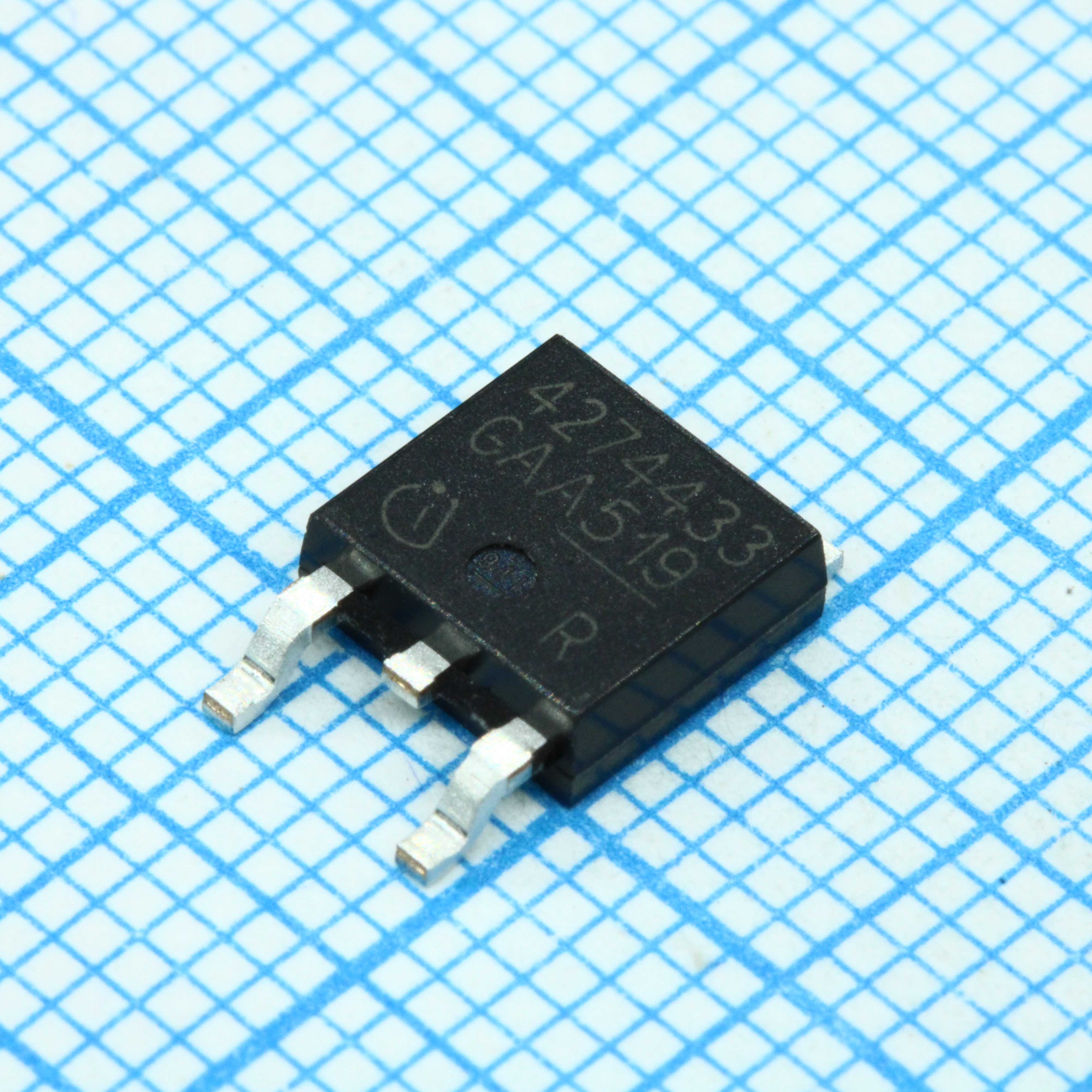 Фото TLE42744DV33 Infineon Technologies — TLE42744DV33 — Стабилизаторы линейные — Infineon Technologies
