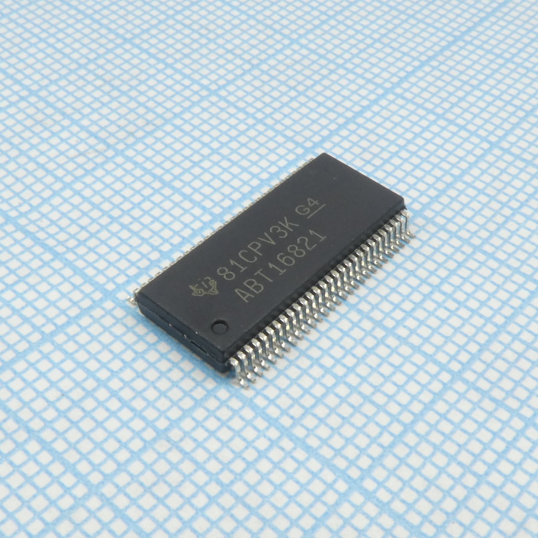 Фото SN74ABT16821DLR Texas Instruments — SN74ABT16821DLR — Микросхемы ТТЛ (серия 74) — Texas Instruments