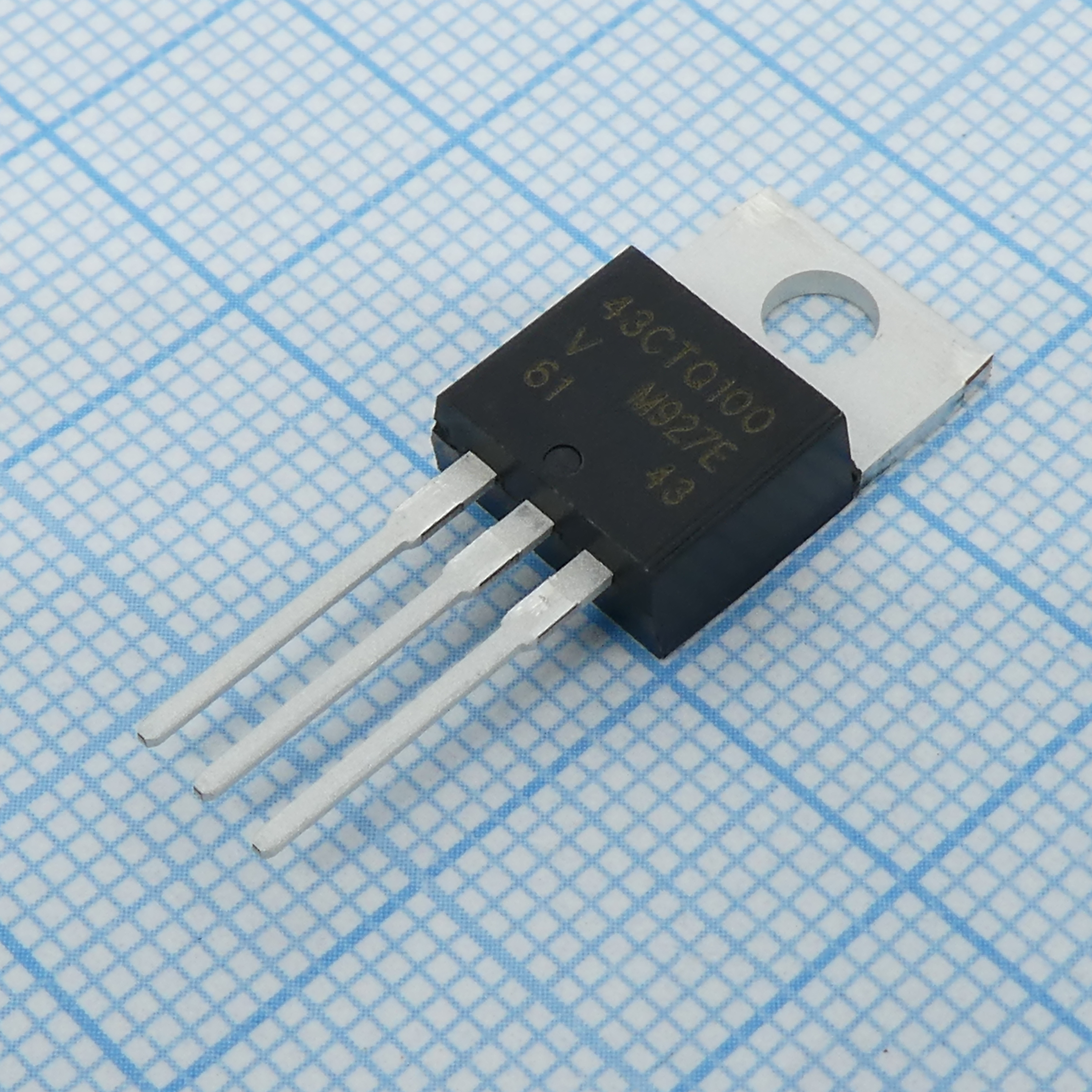Фото Шоттки х2 100V VISHAY — VS-43CTQ100-M3 — Сборки диодов Шоттки — VISHAY