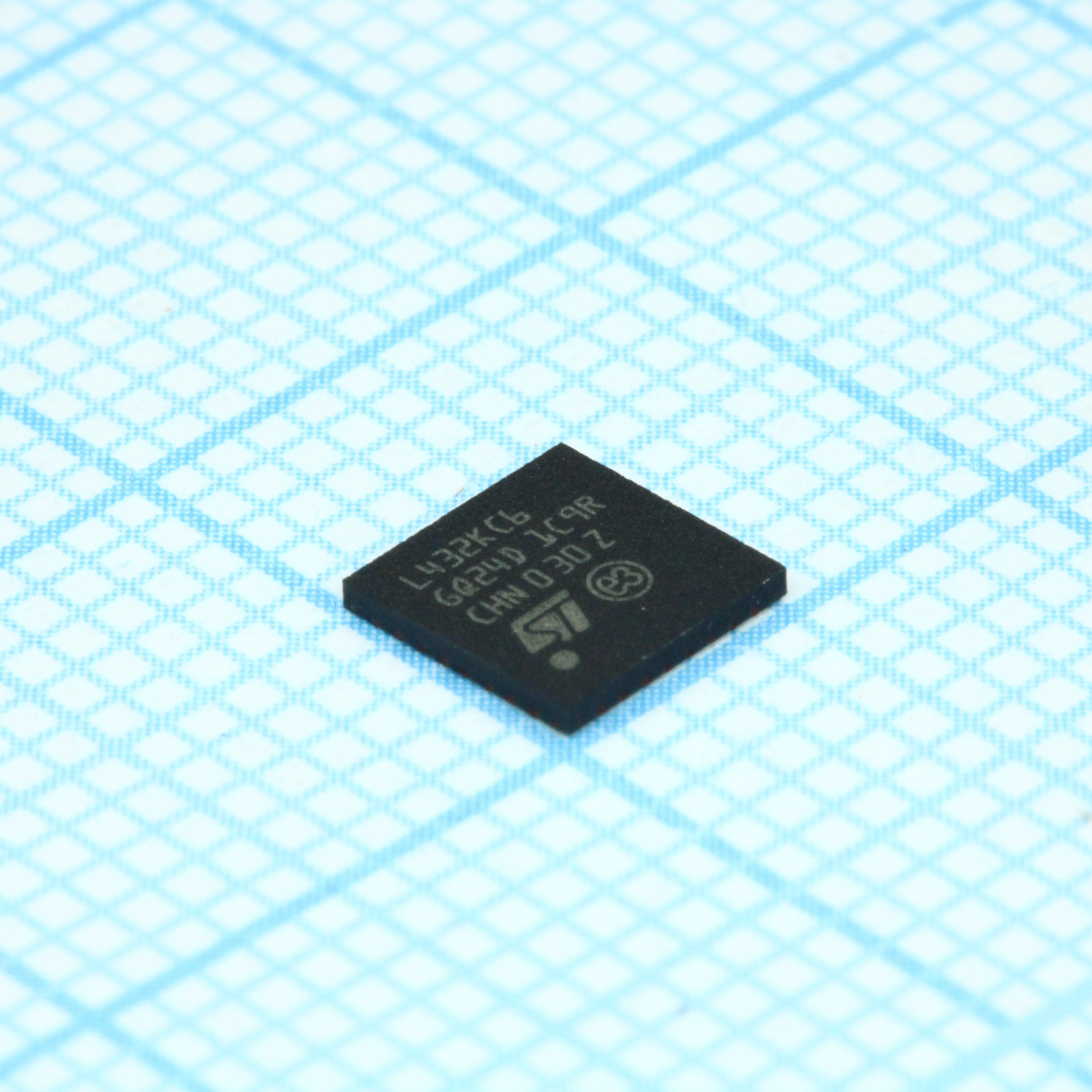 Фото STM32L432KCU6 ST Microelectronics — STM32L432KCU6 — Микроконтроллеры STM — ST Microelectronics