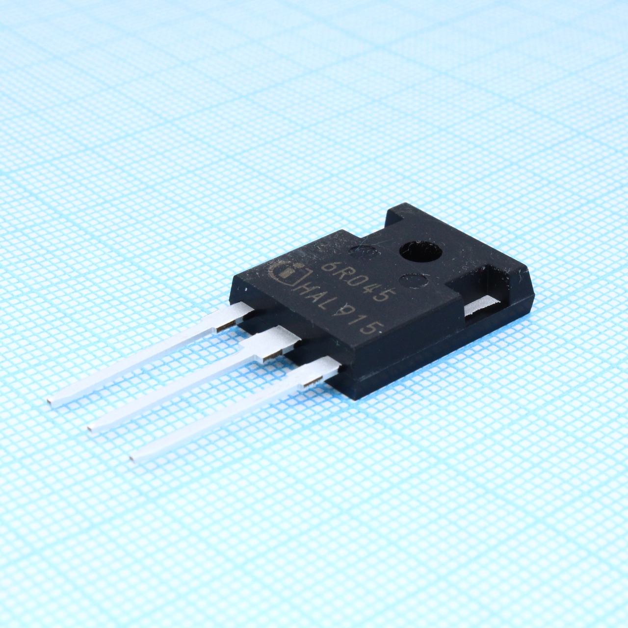 Фото IPW60R045CPFKSA1 Infineon Technologies — IPW60R045CPFKSA1 — Одиночные MOSFET транзисторы — Infineon Technologies