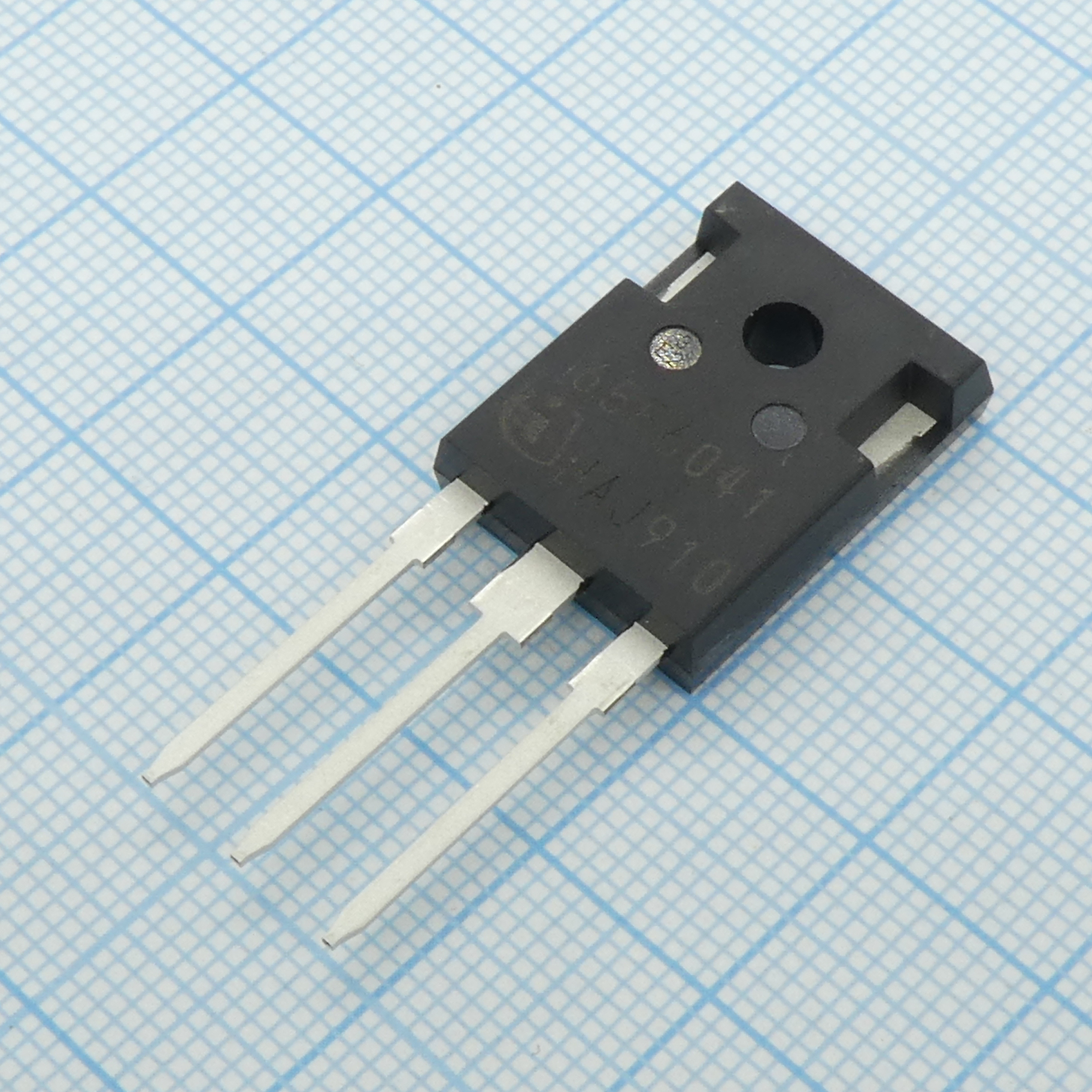 Фото IPW65R041CFDFKSA1 Infineon Technologies — IPW65R041CFDFKSA1 — Одиночные MOSFET транзисторы — Infineon Technologies