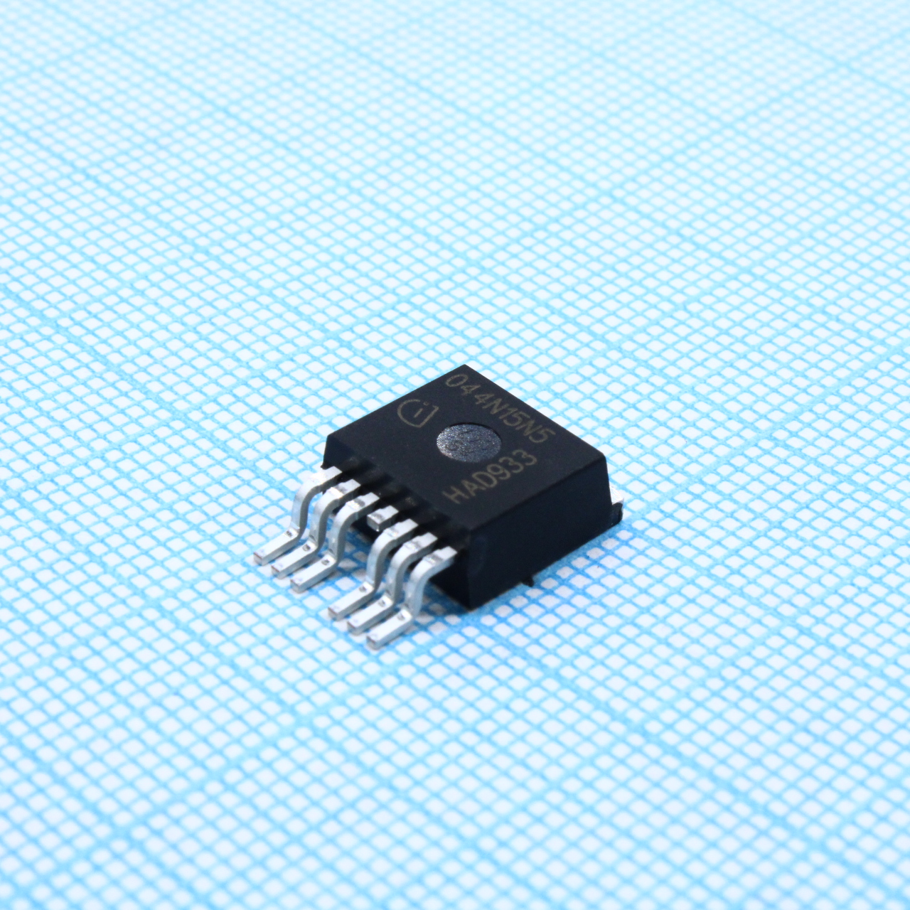 Фото IPB044N15N5ATMA1 Infineon Technologies — IPB044N15N5ATMA1 — Одиночные MOSFET транзисторы — Infineon Technologies