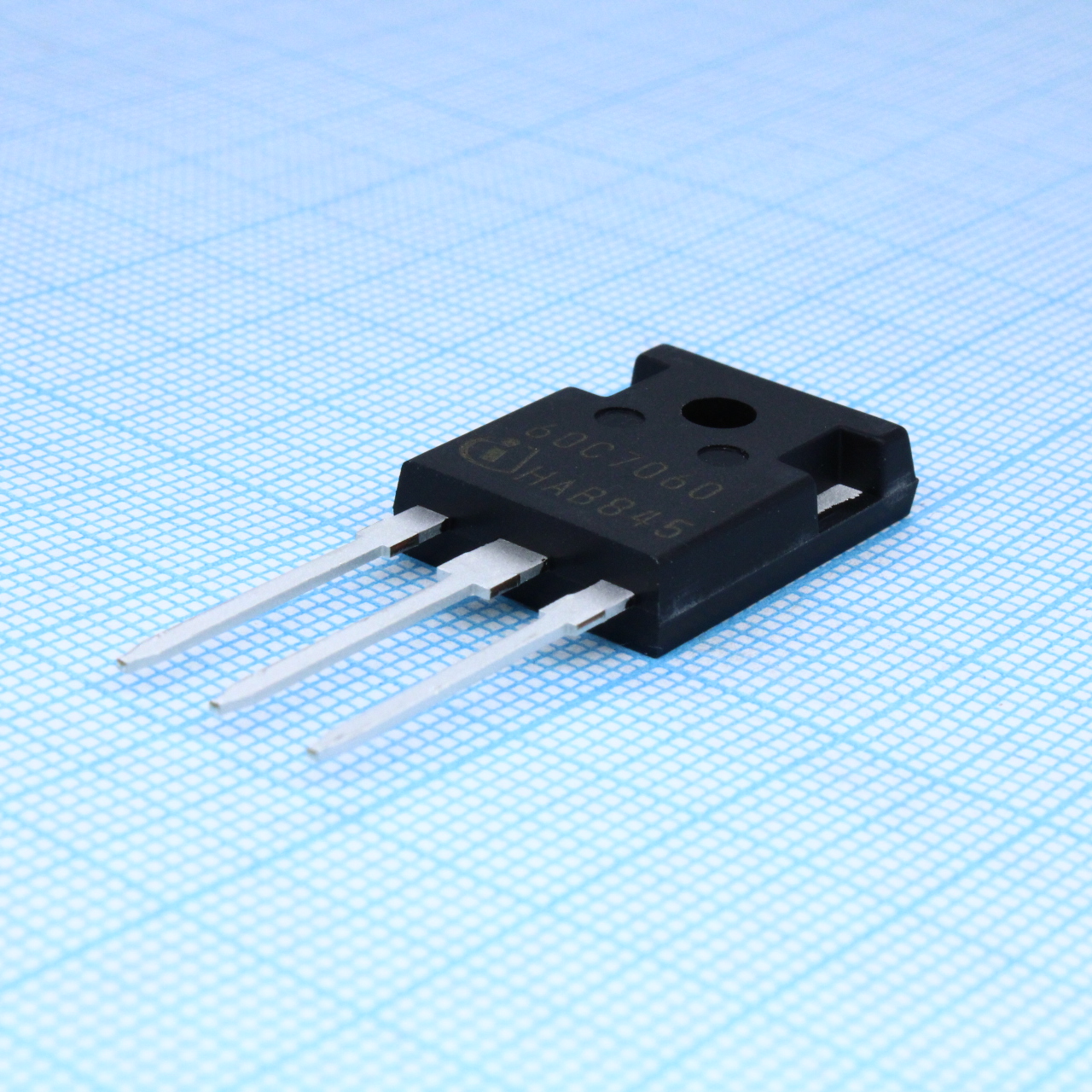 Фото IPW60R060C7XKSA1 Infineon Technologies — IPW60R060C7XKSA1 — Одиночные MOSFET транзисторы — Infineon Technologies