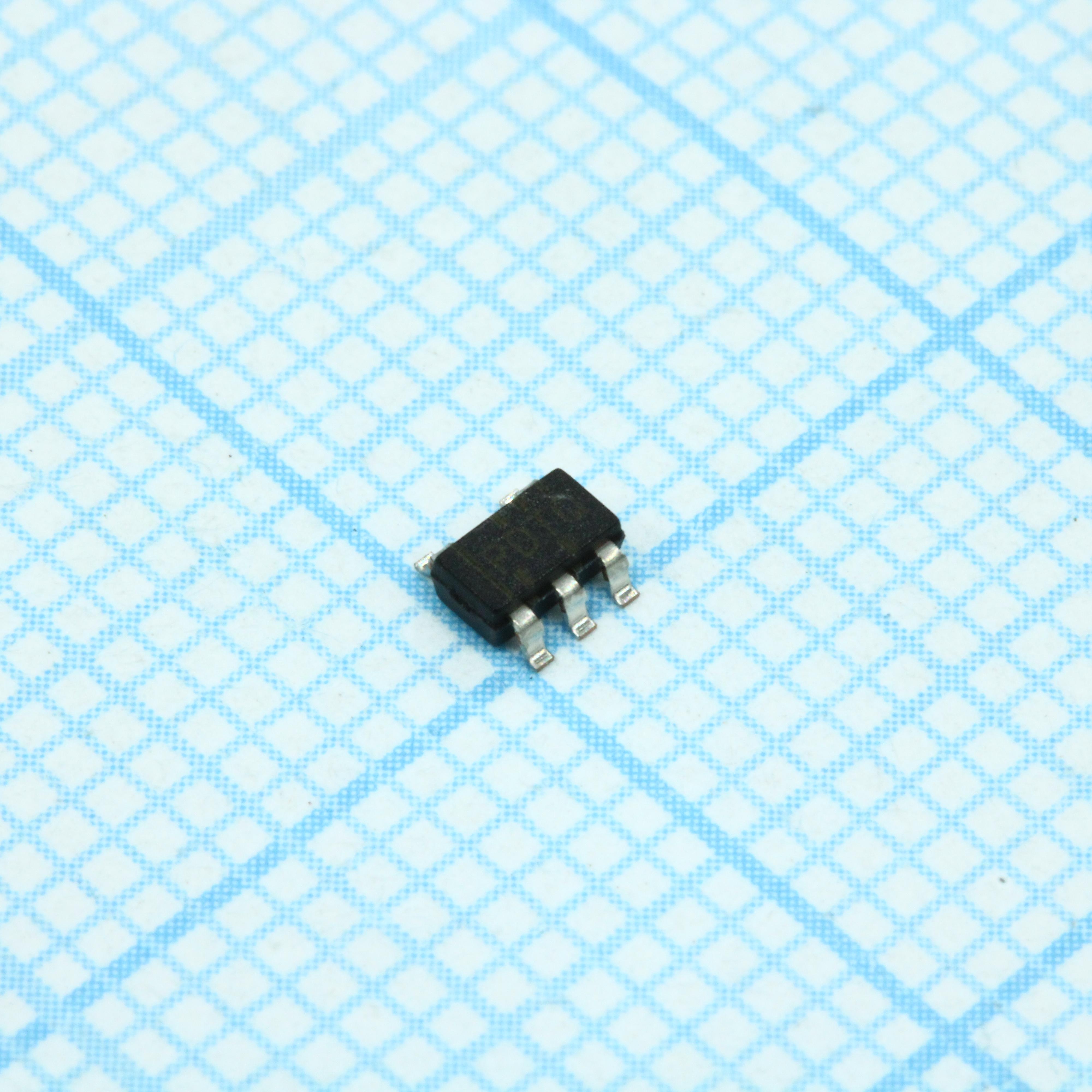 Фото TPS3836K33QDBVRQ1 Texas Instruments — TPS3836K33QDBVRQ1 — Мониторы питания, Супервизоры — Texas Instruments