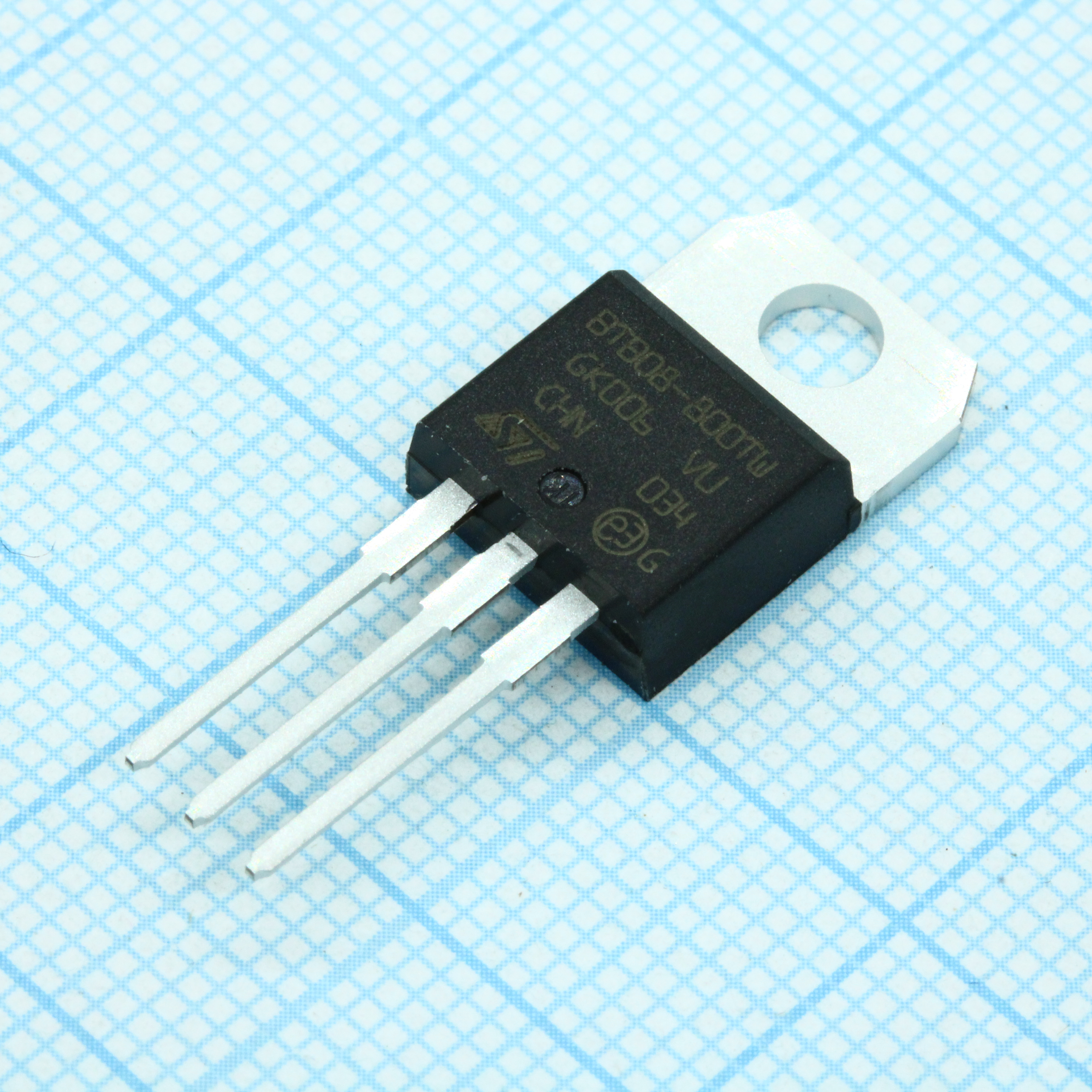 Фото BTB08-800TWRG ST Microelectronics — BTB08-800TWRG — Симисторы (Triac) — ST Microelectronics