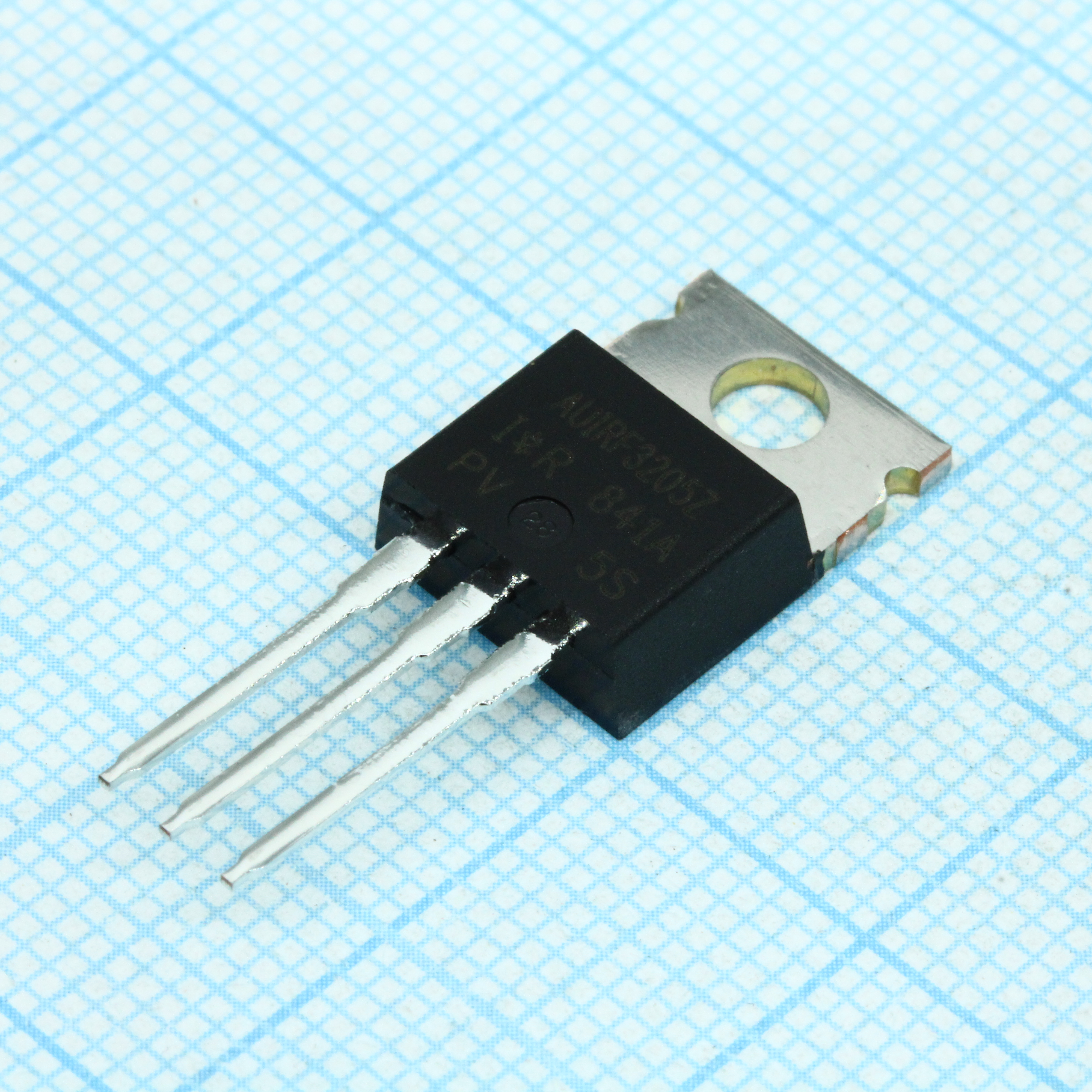 Фото AUIRF3205Z Infineon Technologies — AUIRF3205Z — Одиночные MOSFET транзисторы — Infineon Technologies
